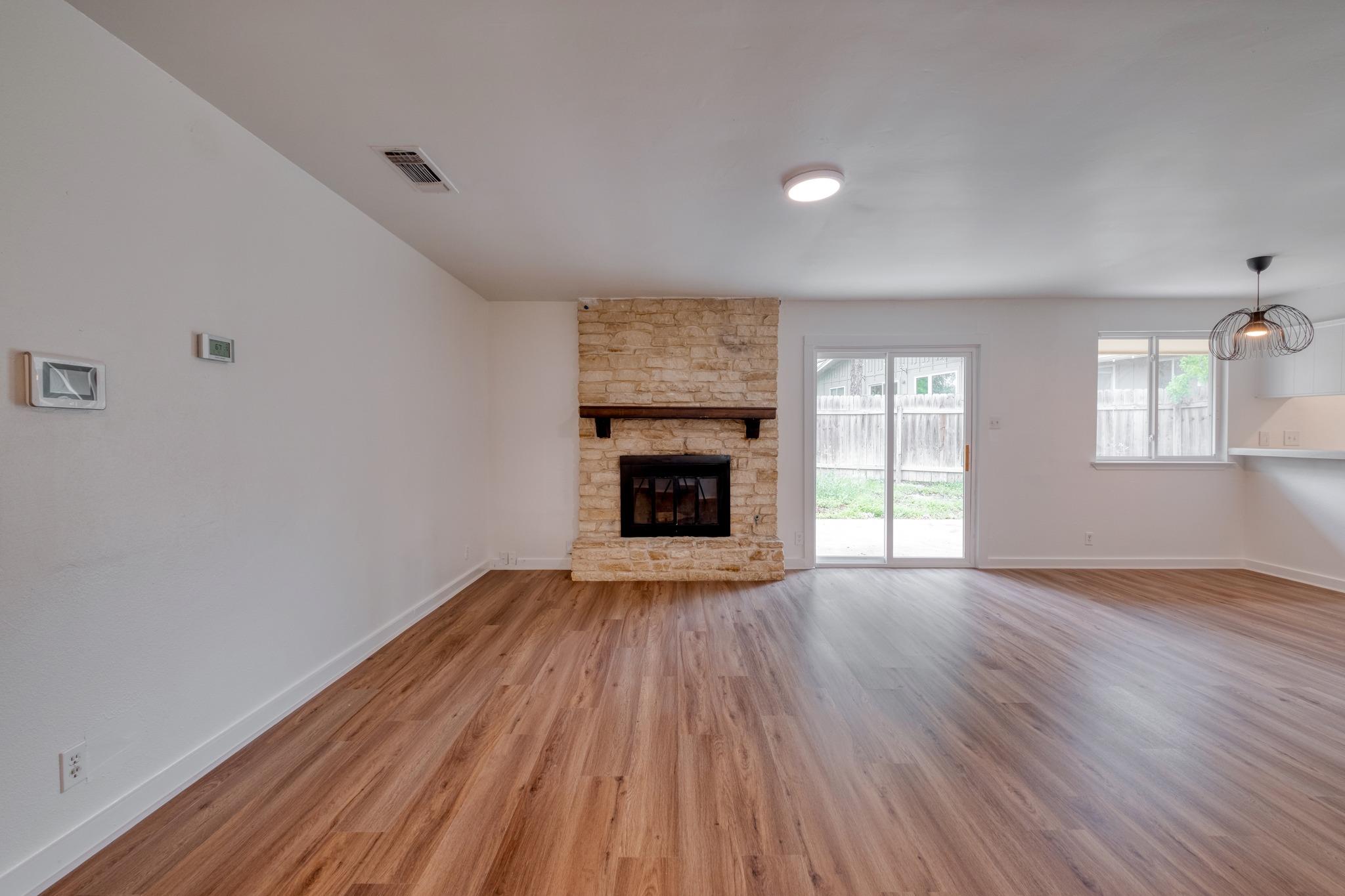 10214 Oak Hollow DR