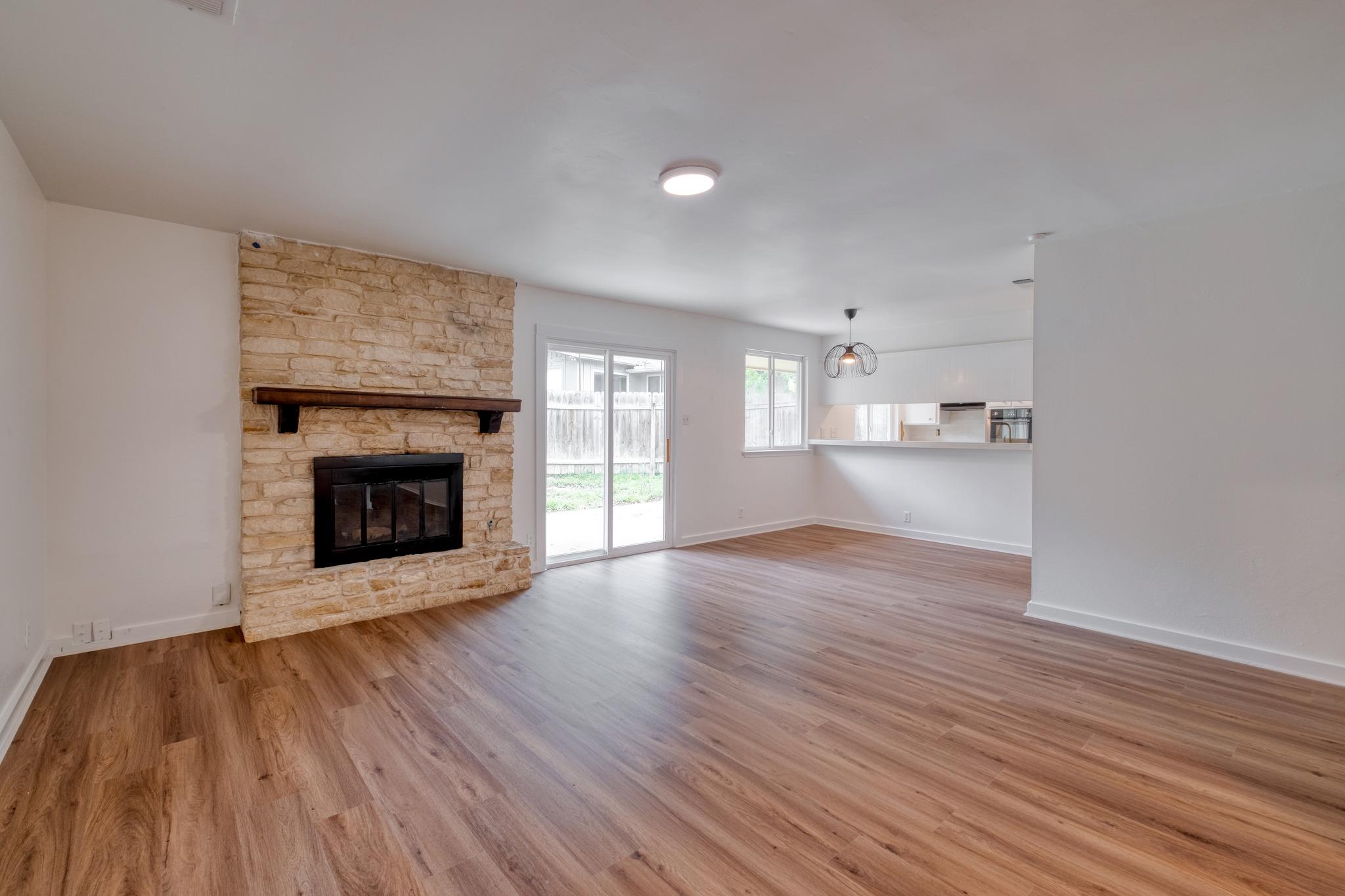 10214 Oak Hollow DR