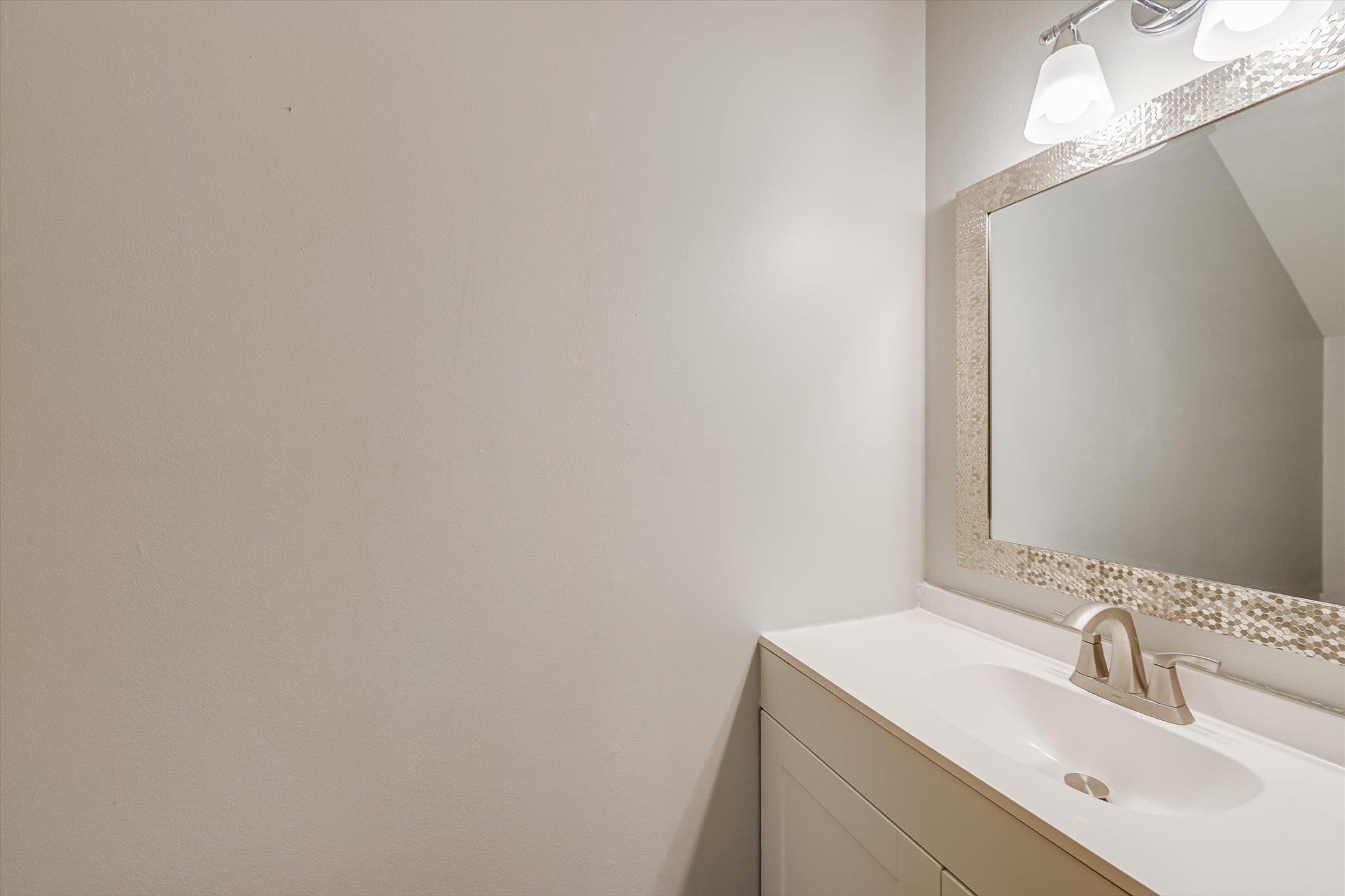 6718 Silvermine DR # 903