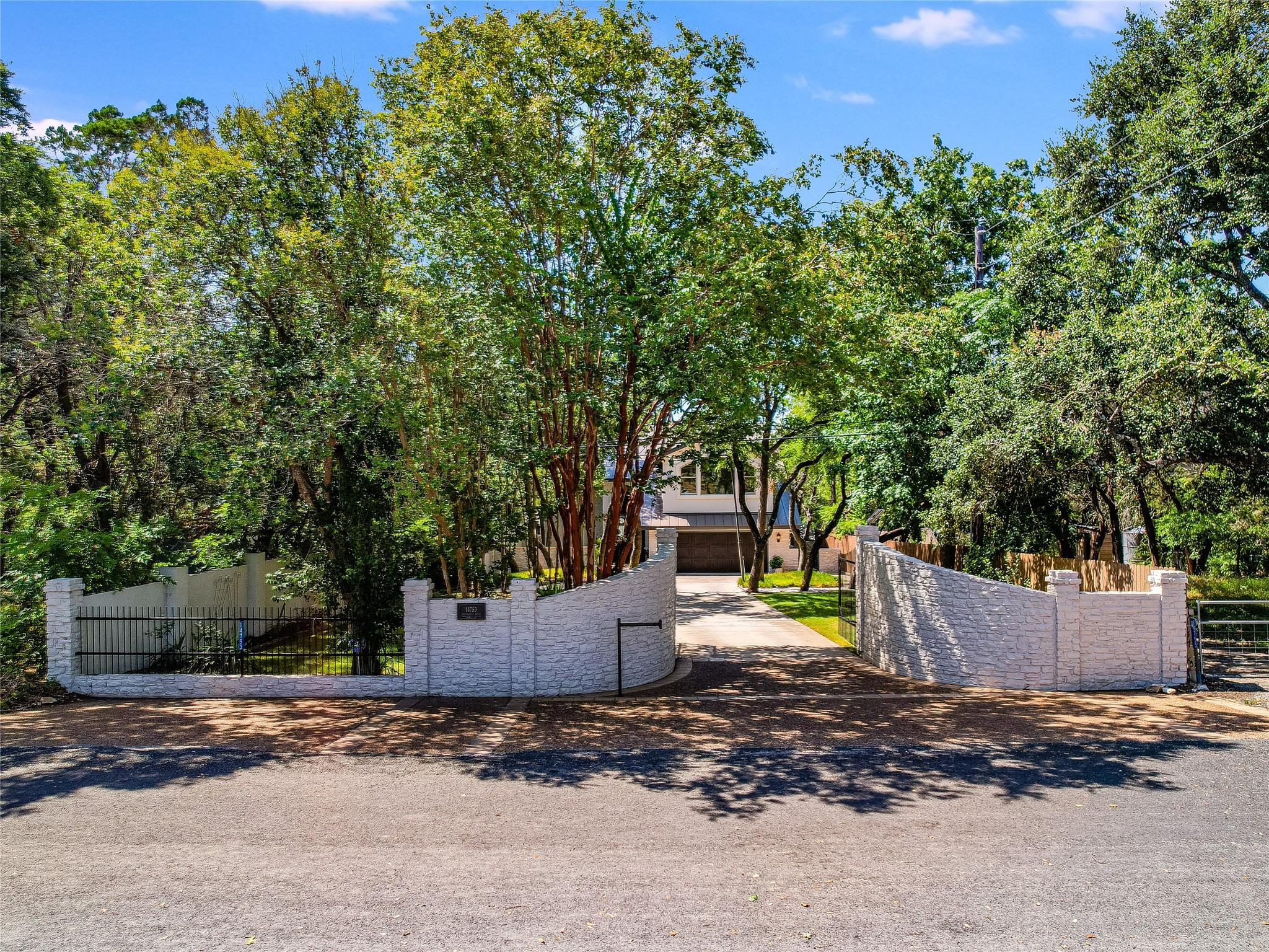 14753 Arrowhead DR