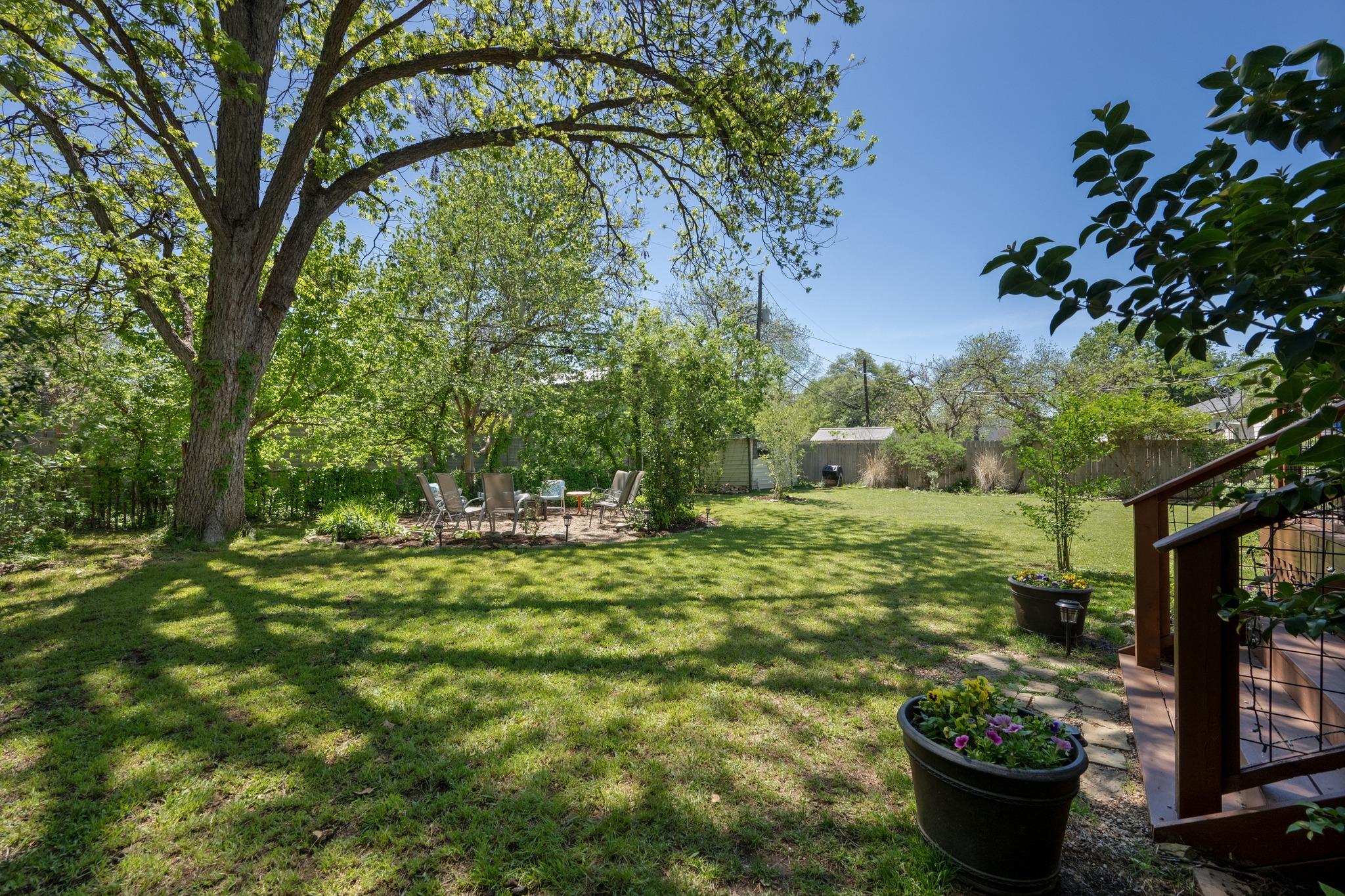 6103 Bull Creek RD