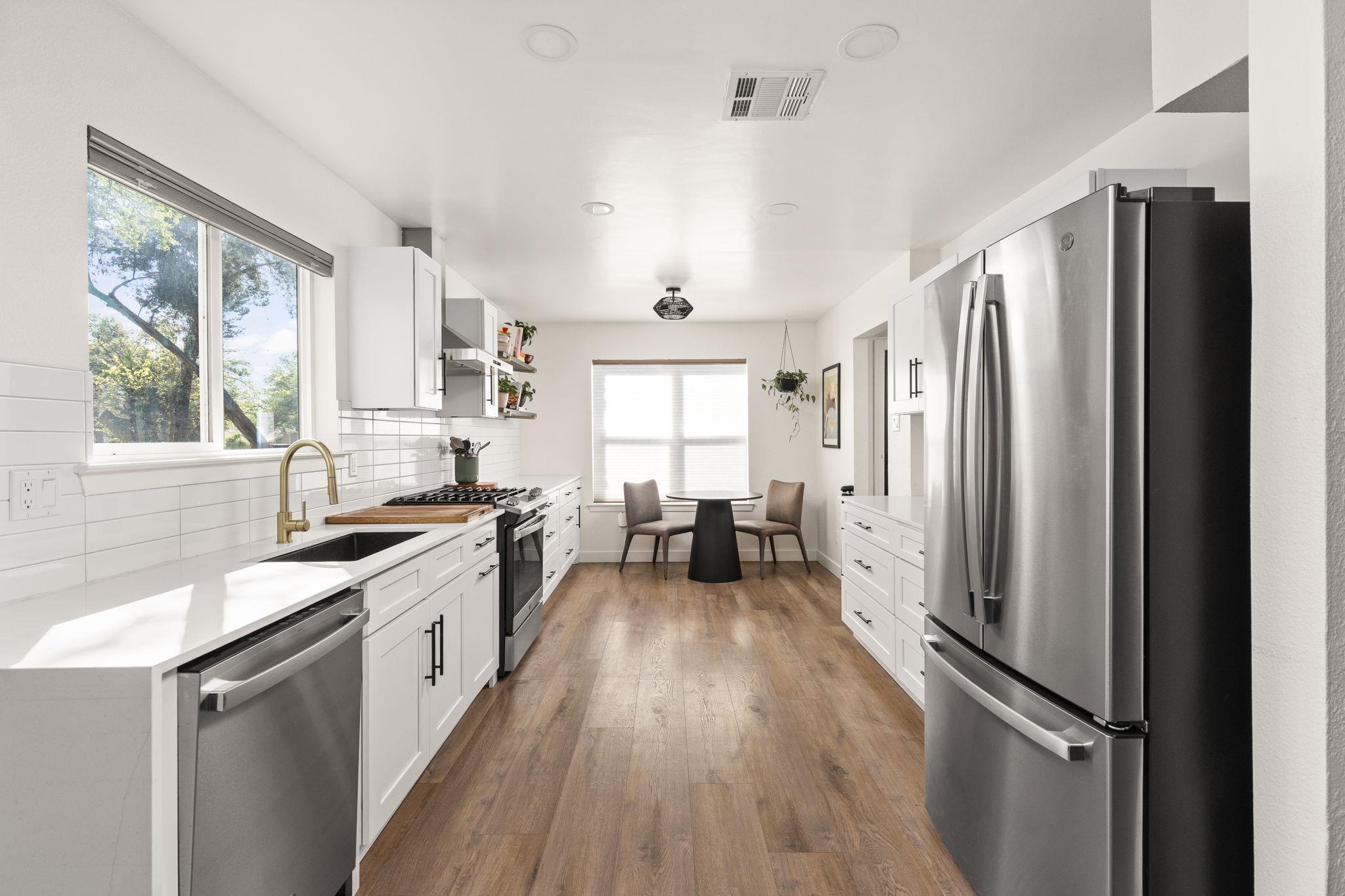 7909 Manassas DR