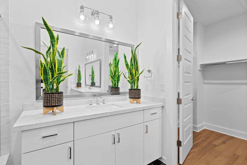 2505 Bluebonnet Ave # 16