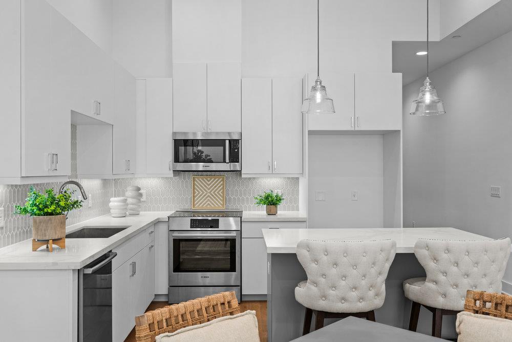 2505 Bluebonnet Ave # 16