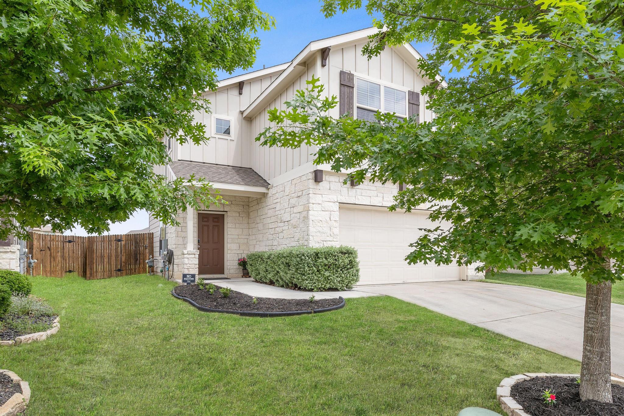 212 Compania DR