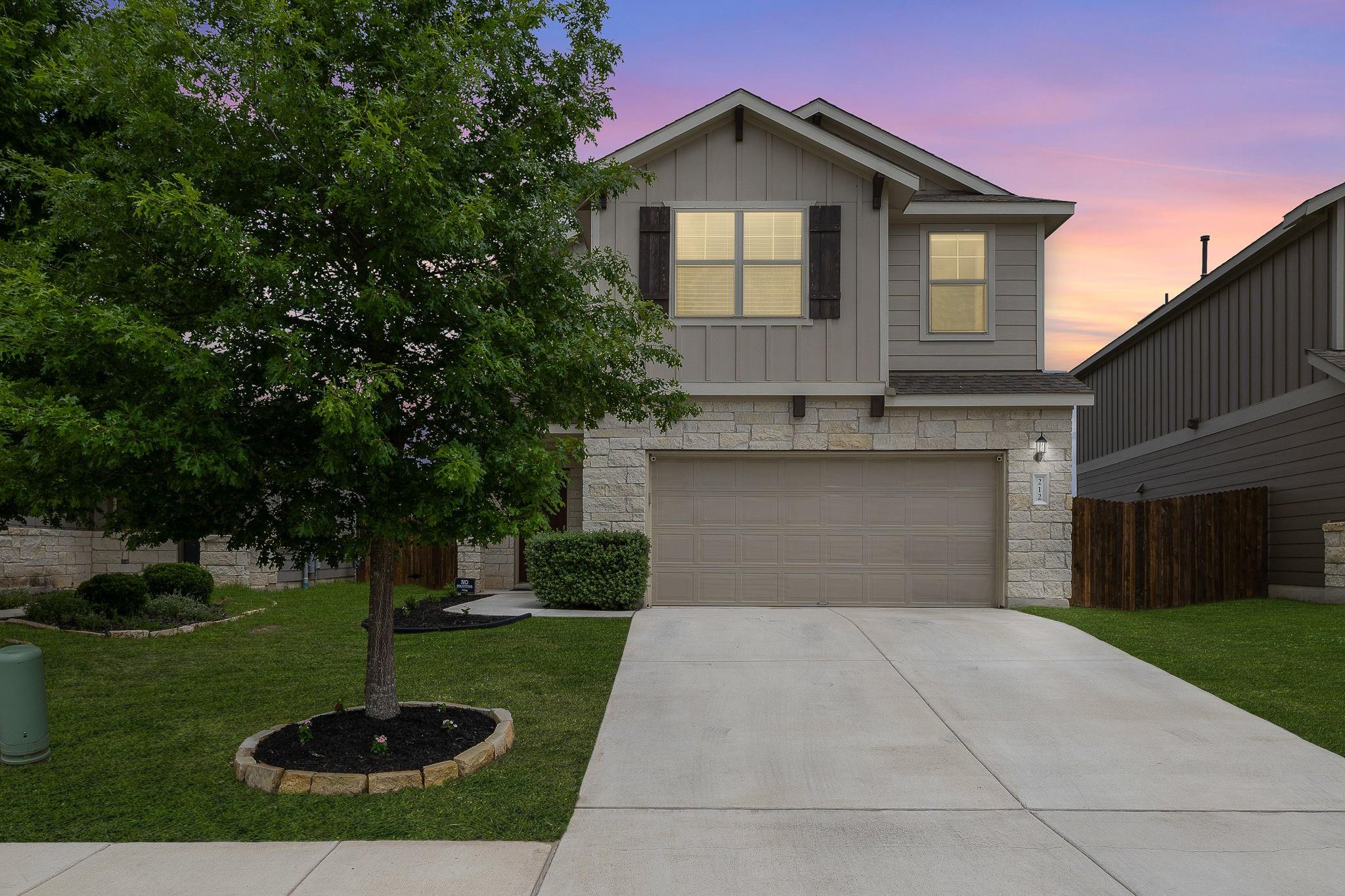 212 Compania DR