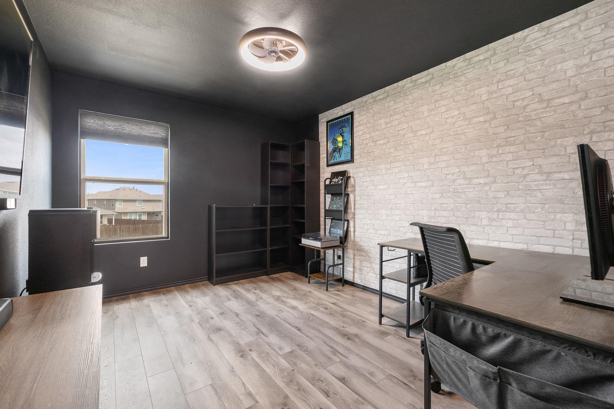 212 Compania DR
