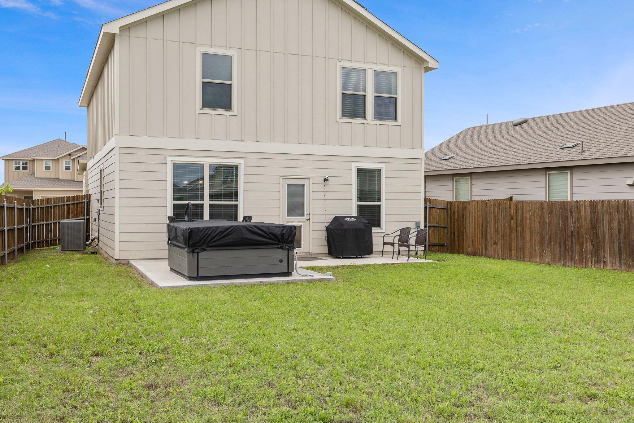 212 Compania DR