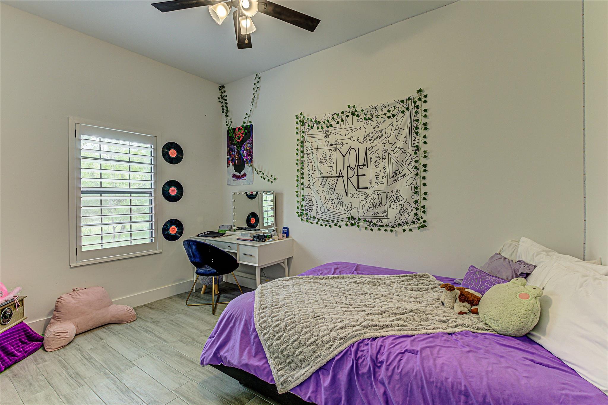 627 Aspen LN