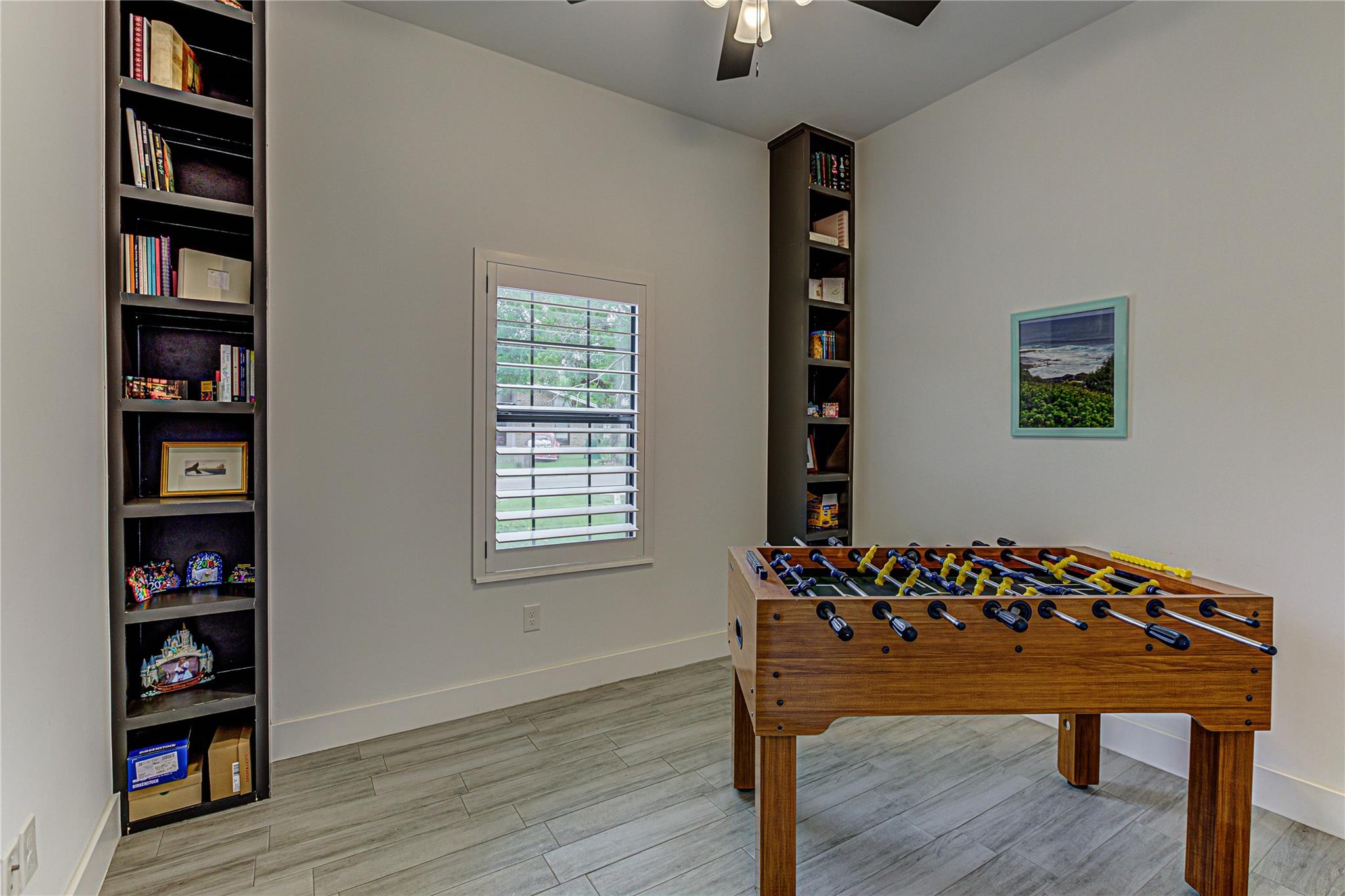 627 Aspen LN