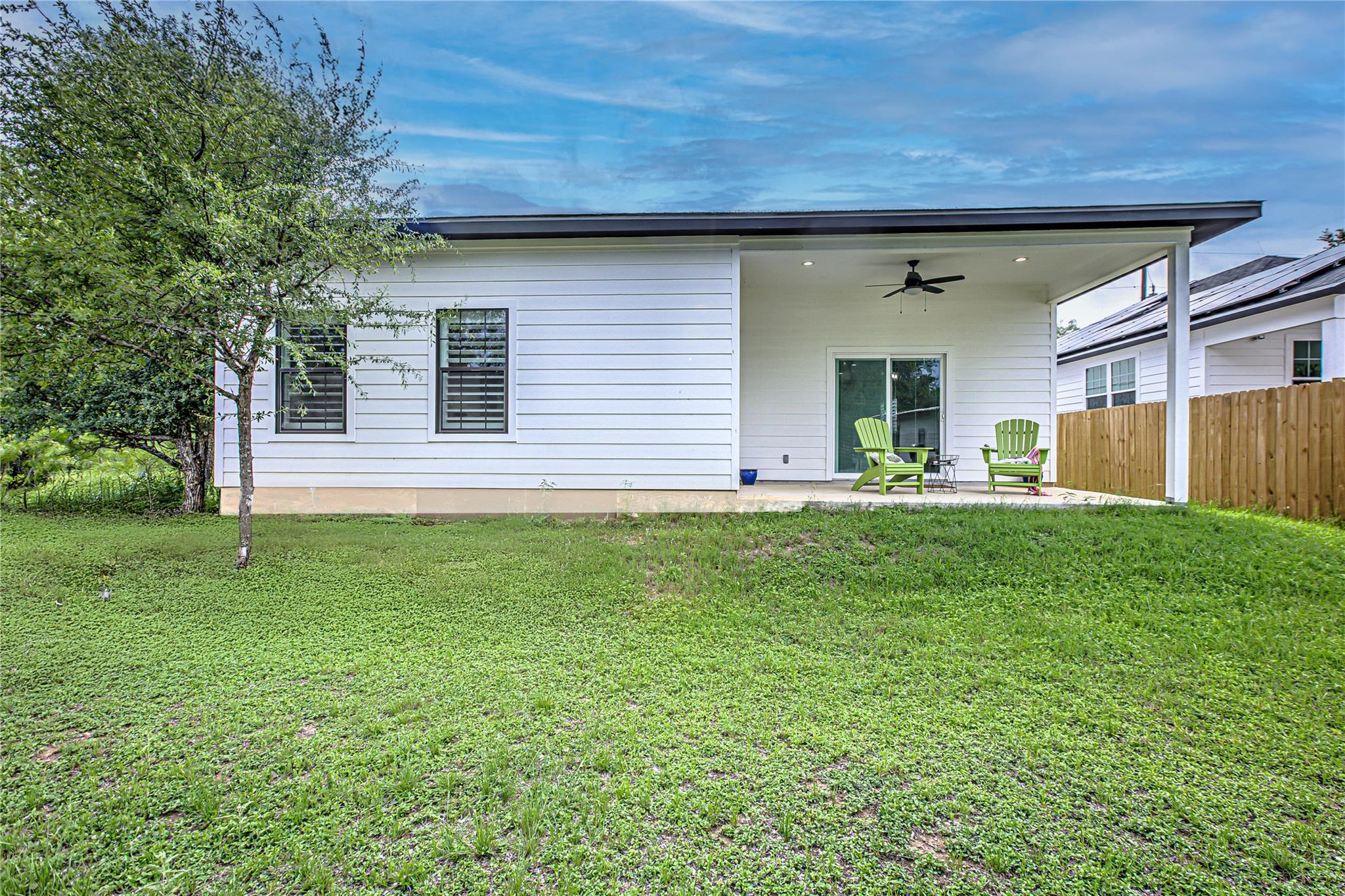 627 Aspen LN