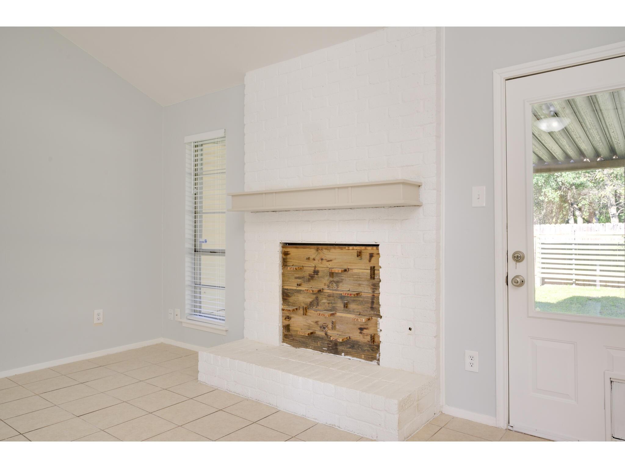 2104 Magazine ST