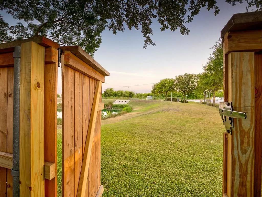 1109 Traci Michelle DR