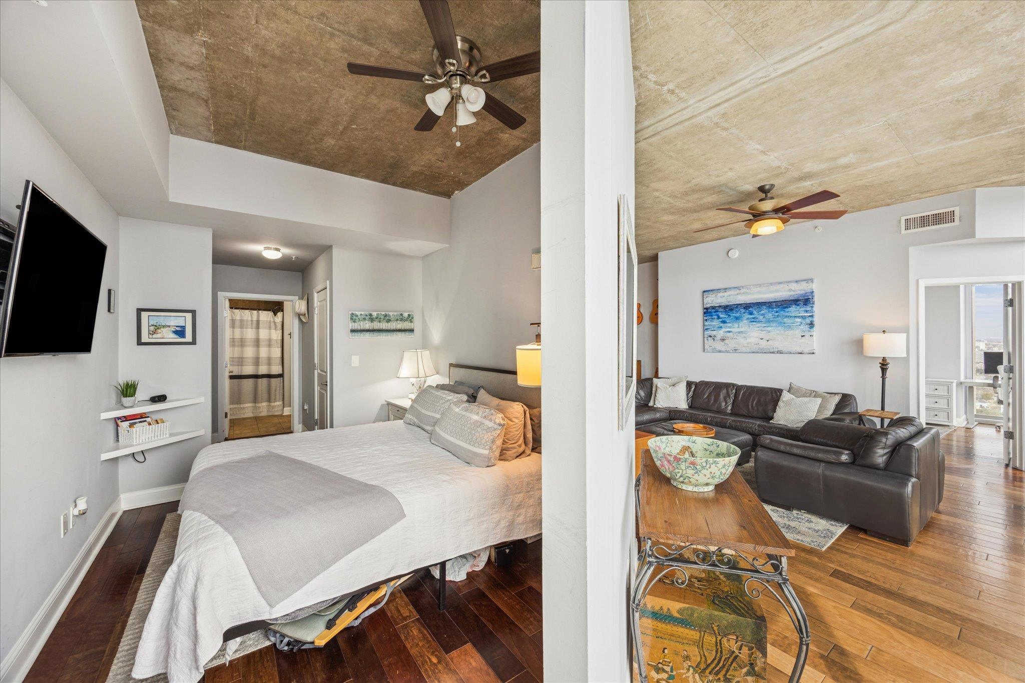 360 Nueces ST # 4009
