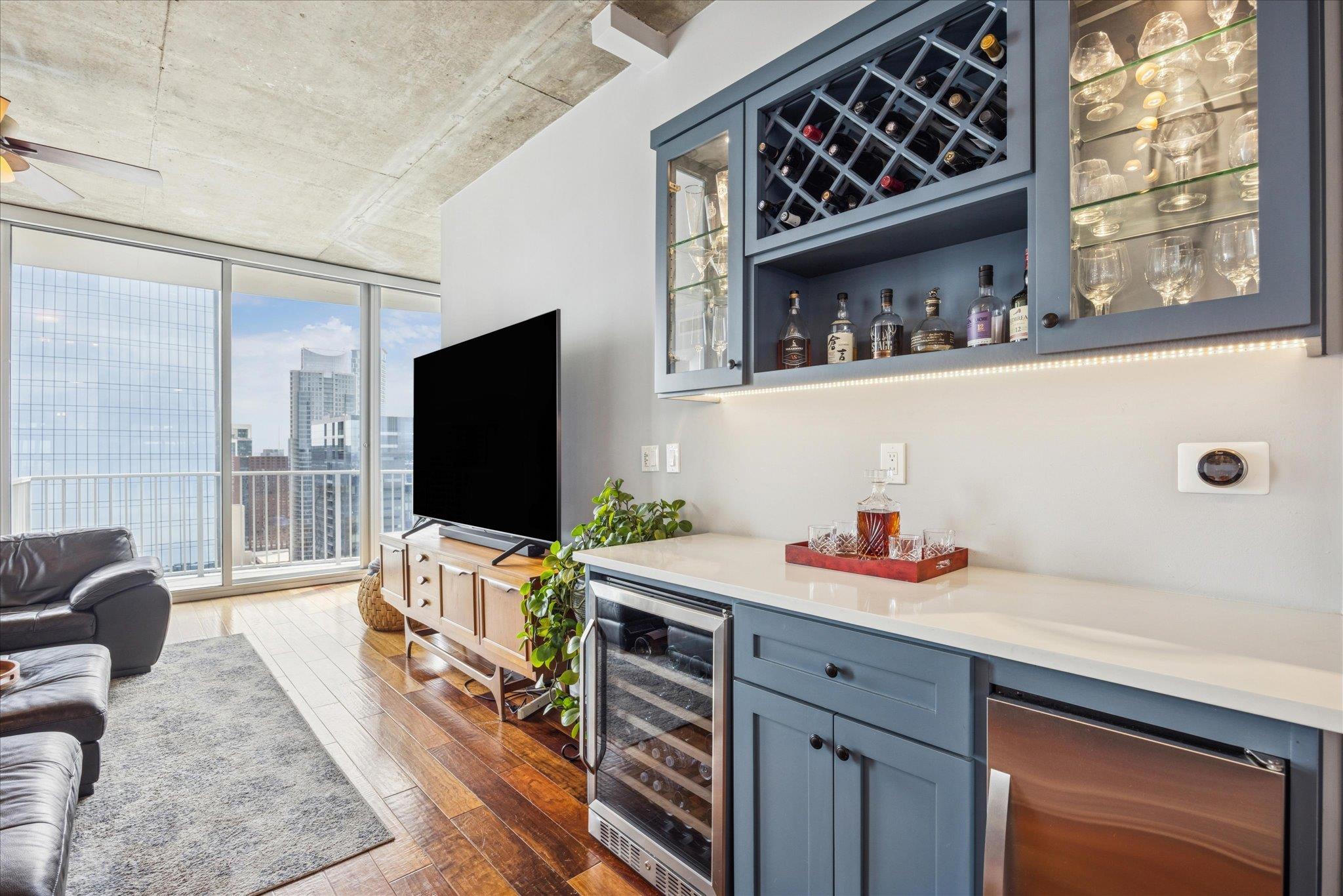 360 Nueces ST # 4009