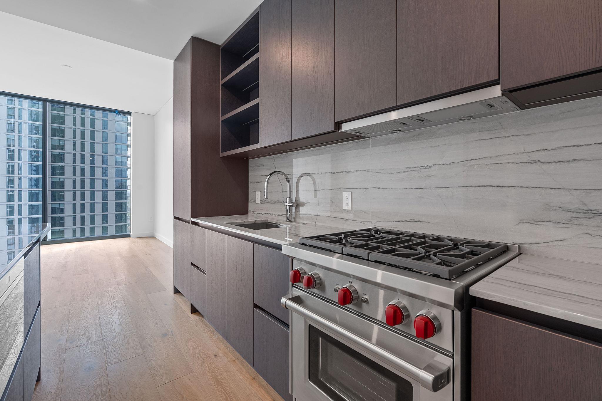 610 Davis ST # 3004