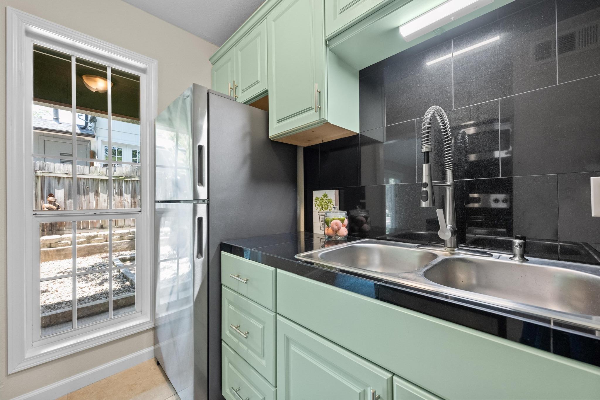 3102 Glen Ora ST # 102