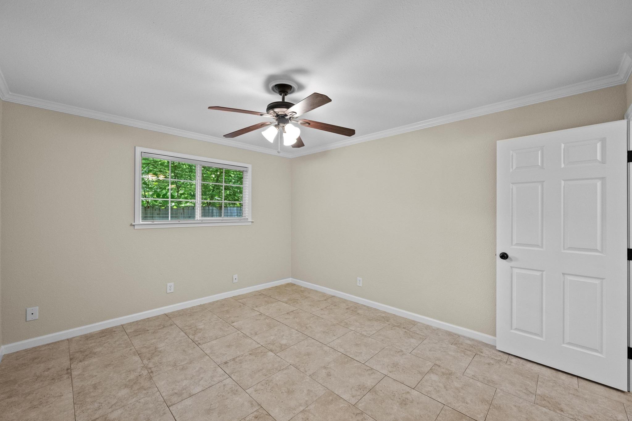 3102 Glen Ora ST # 102