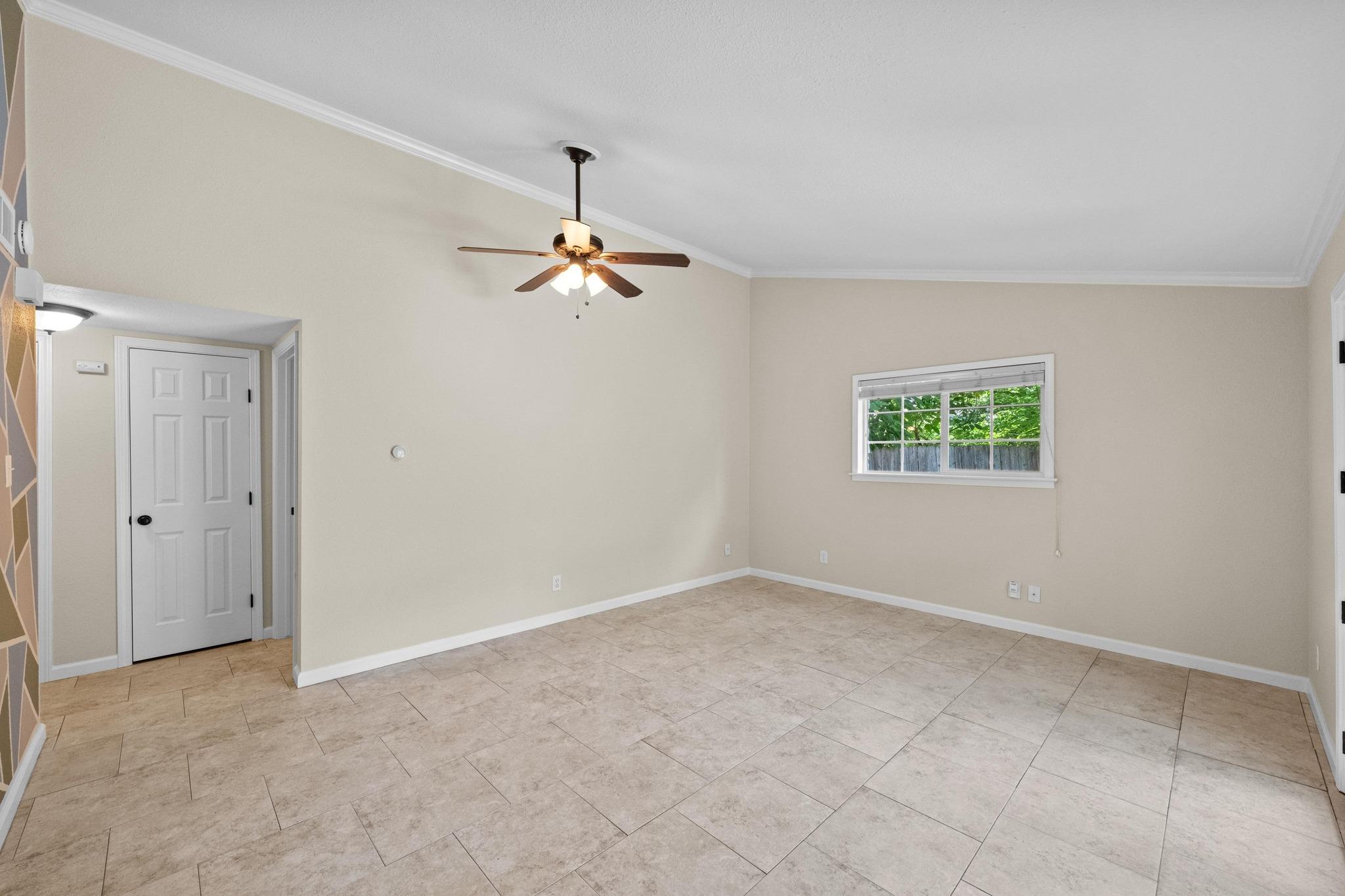 3102 Glen Ora ST # 102