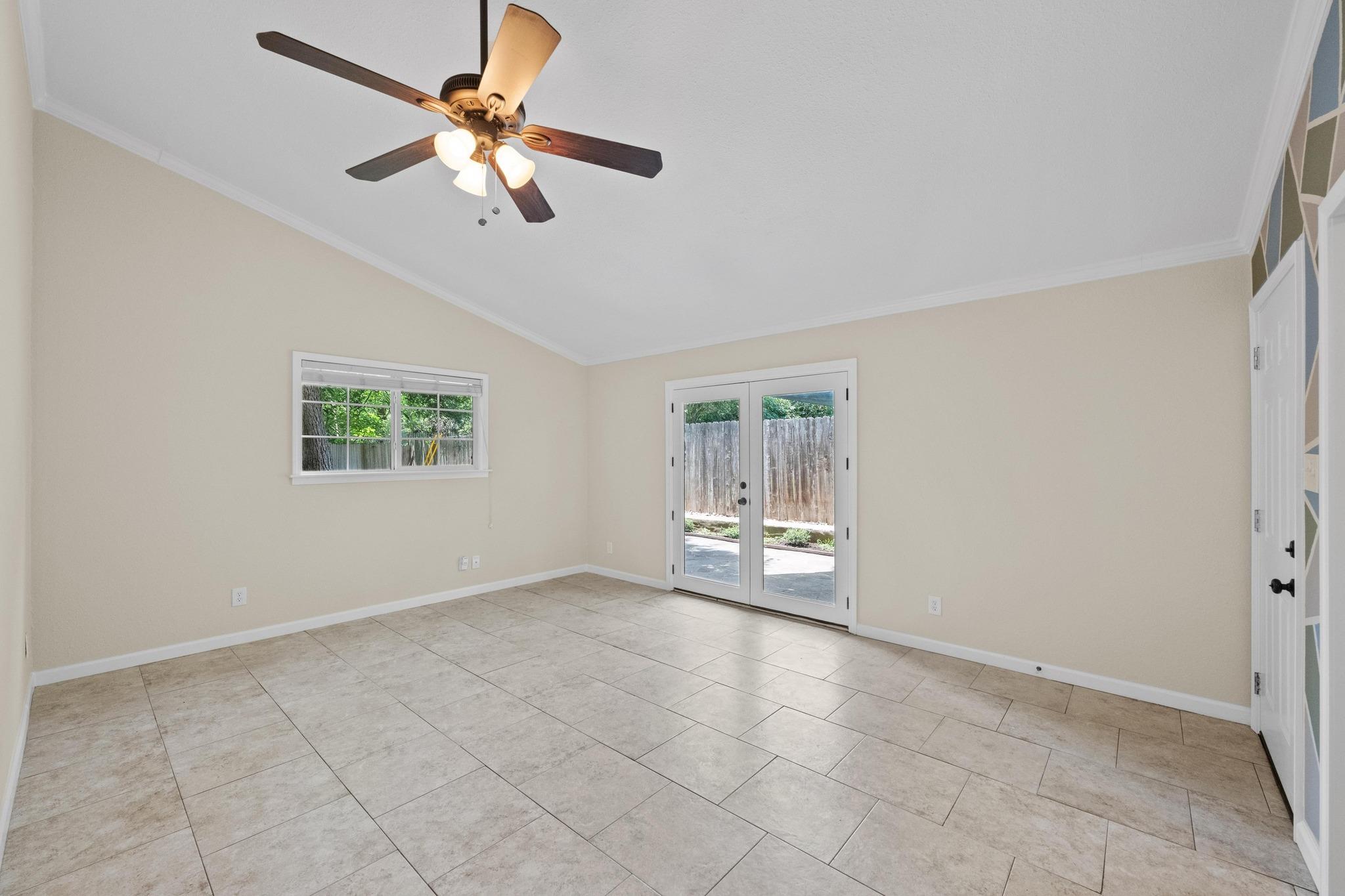 3102 Glen Ora ST # 102