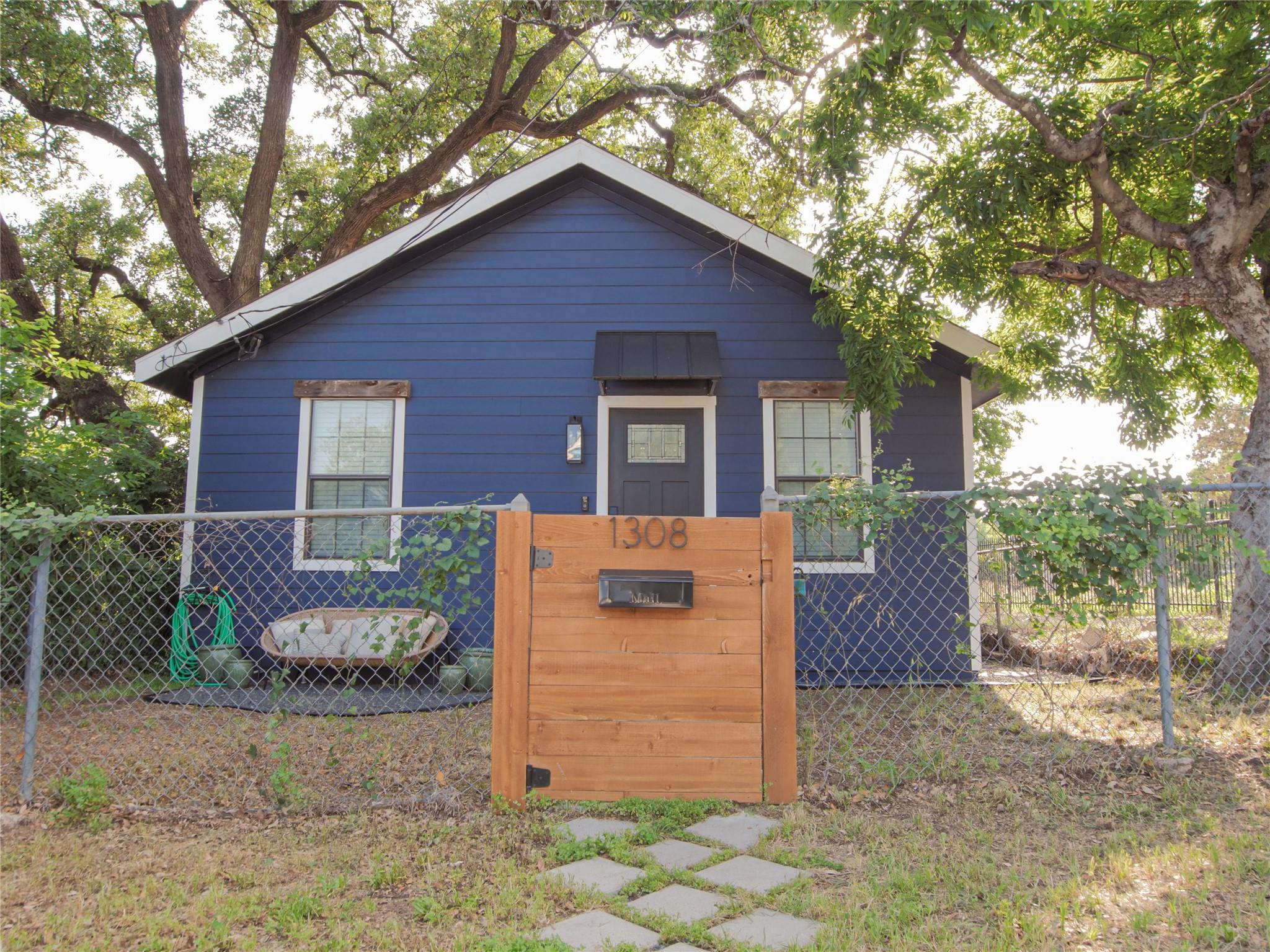 1308 San Bernard ST