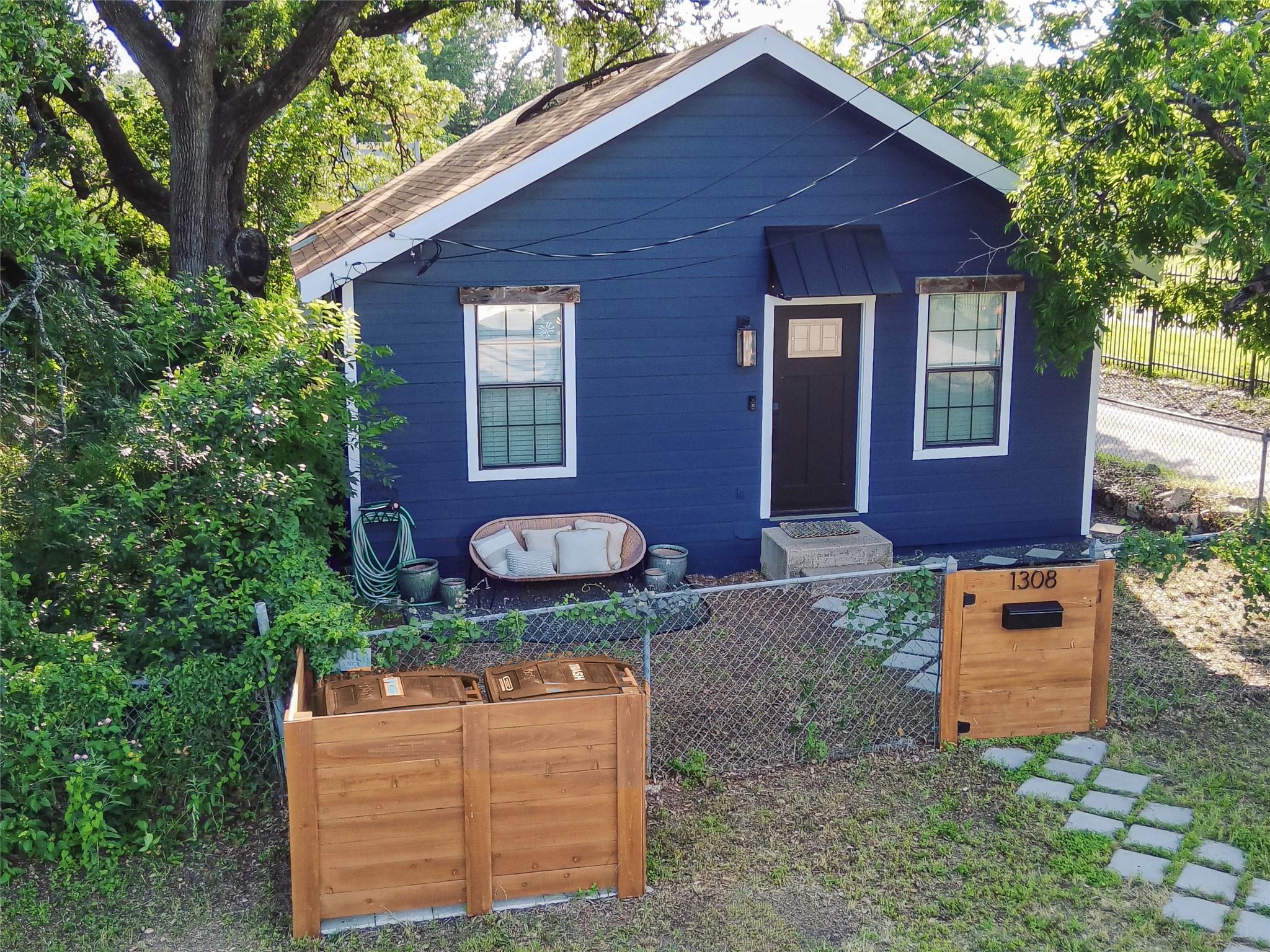 1308 San Bernard ST