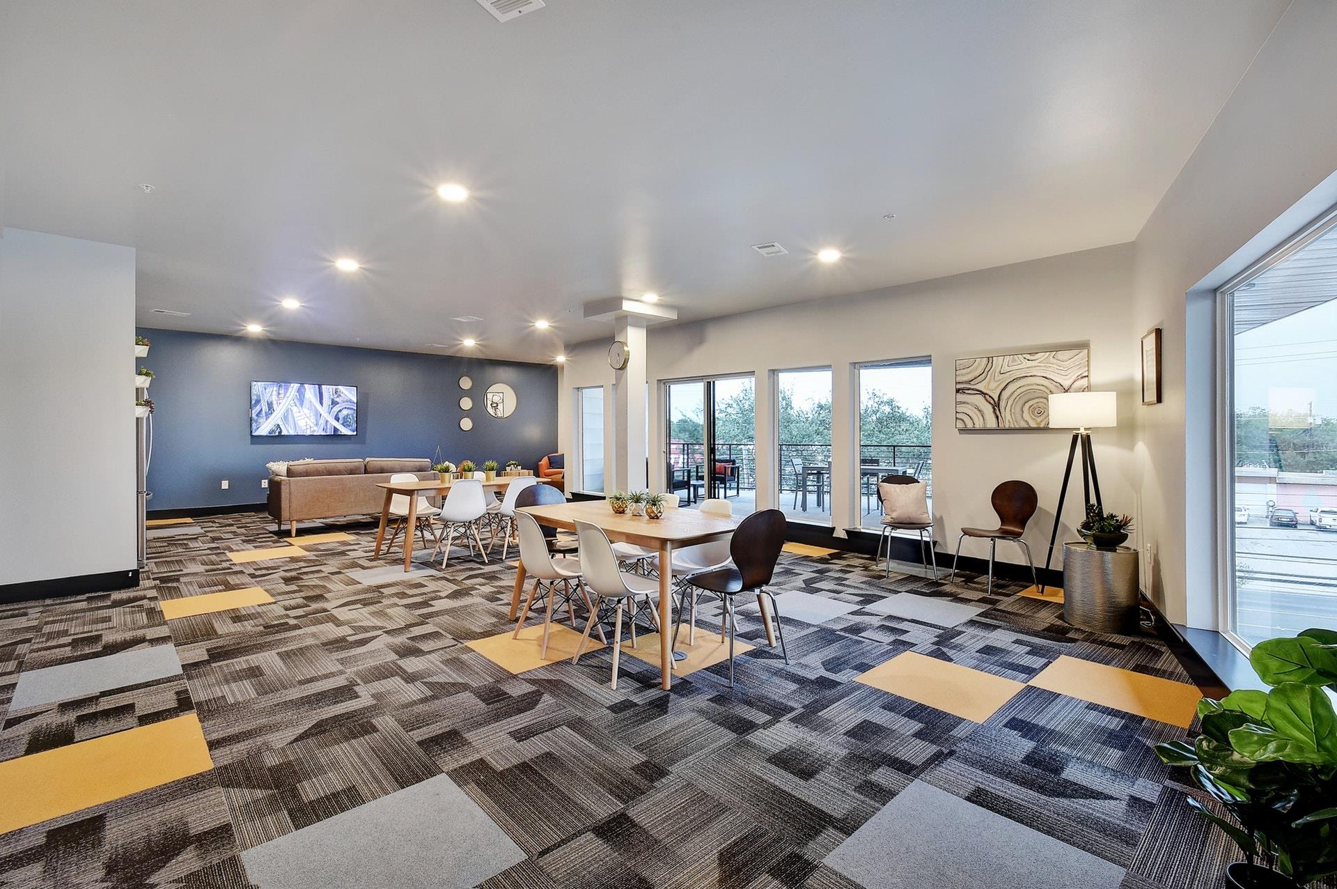 6444 Burnet RD # 204