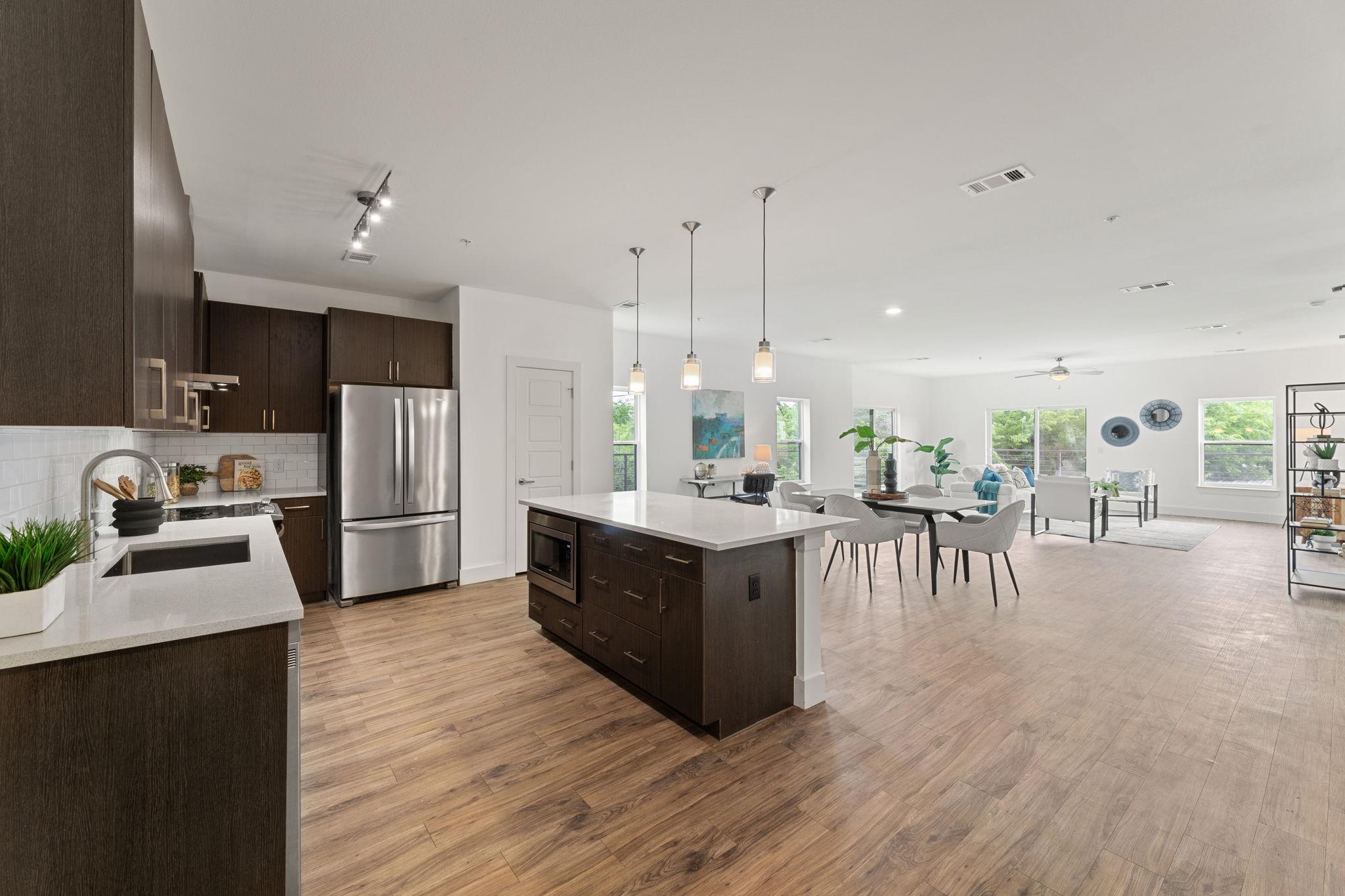 6444 Burnet RD # 204