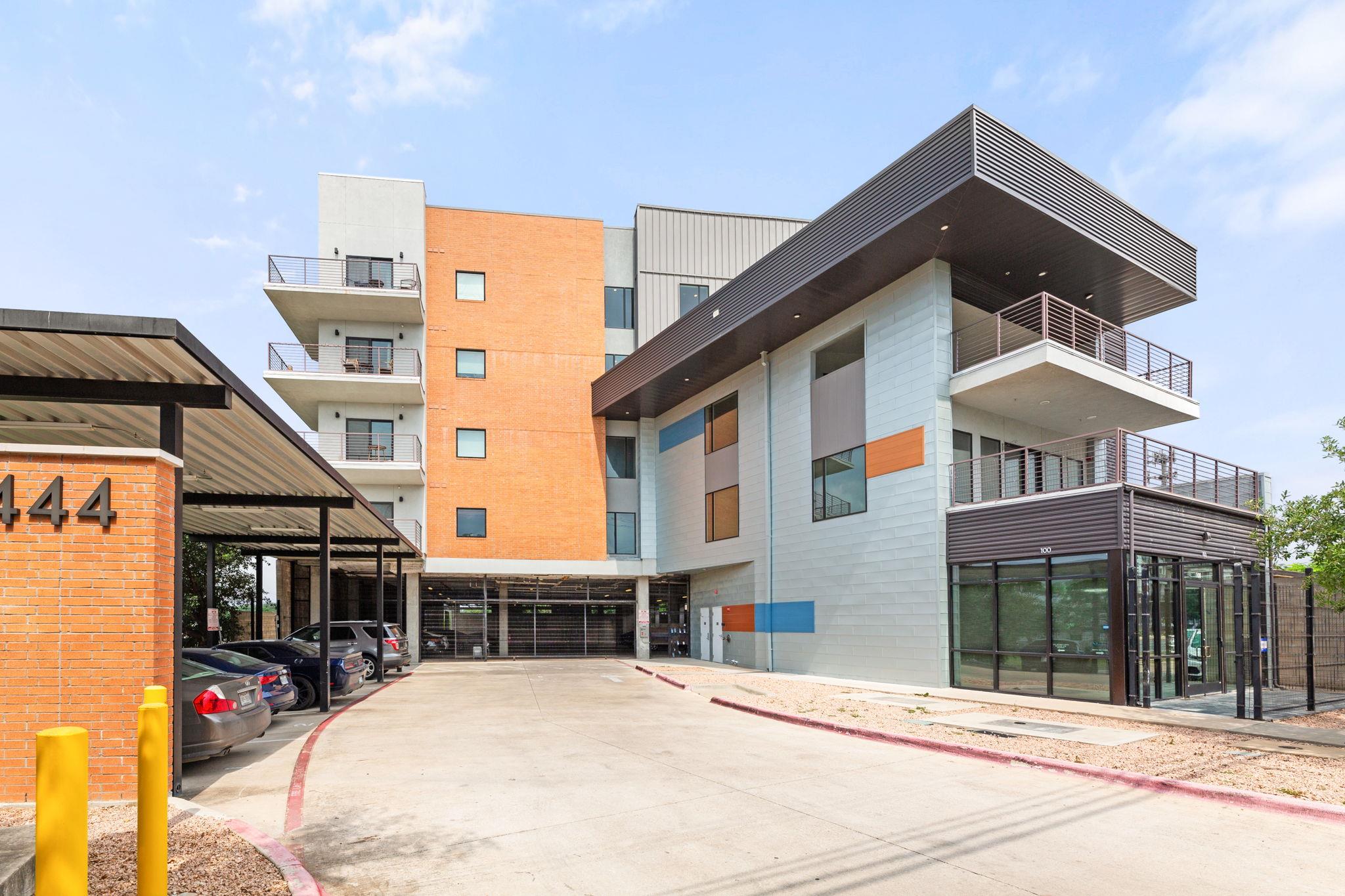 6444 Burnet RD # 204