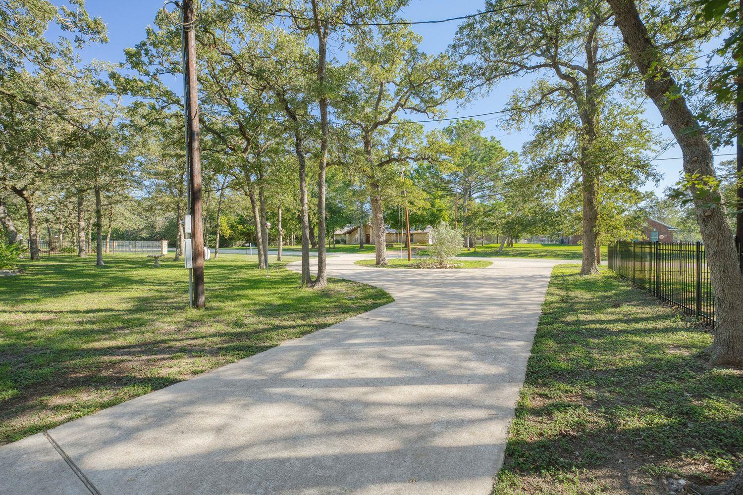 226 Cedar Hills DR