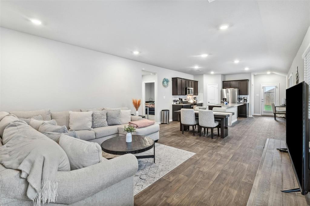 348 Globe Mallow CIR