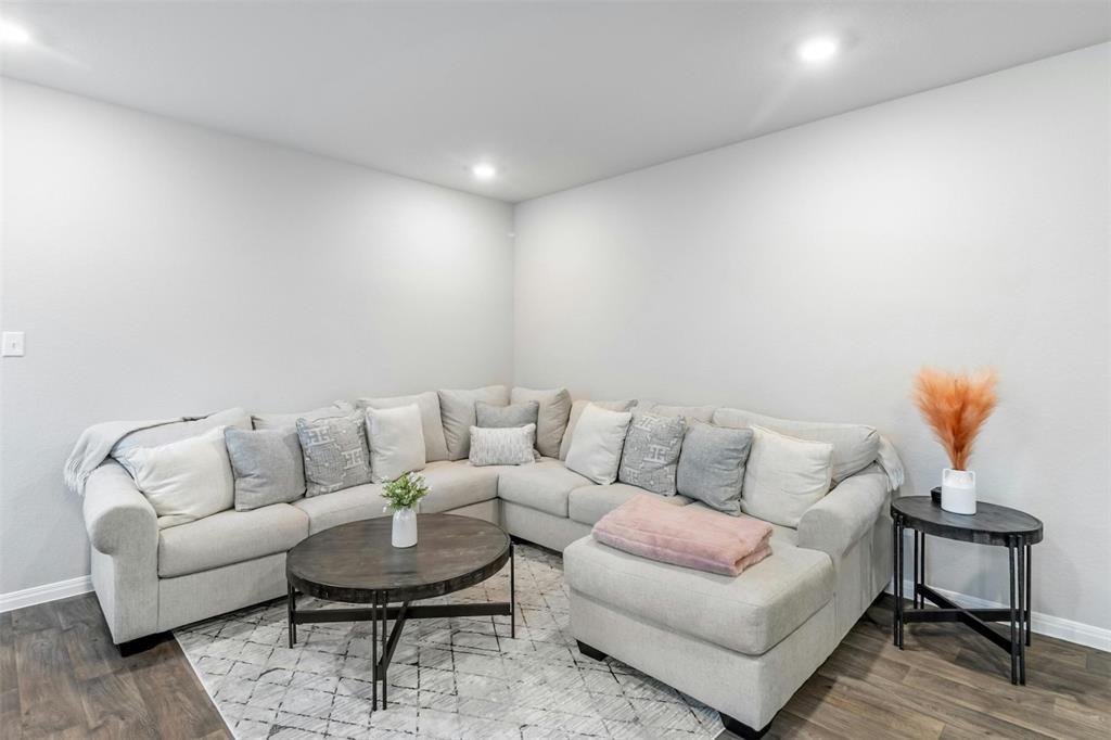 348 Globe Mallow CIR
