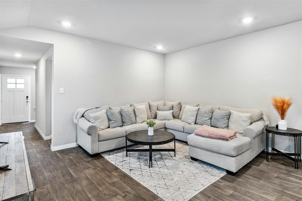 348 Globe Mallow CIR