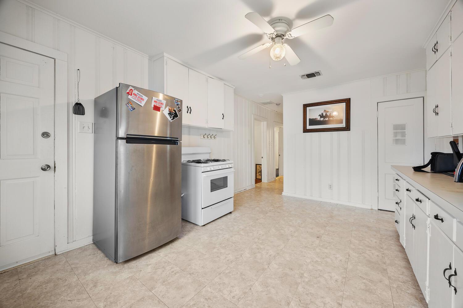 201 Rose ST
