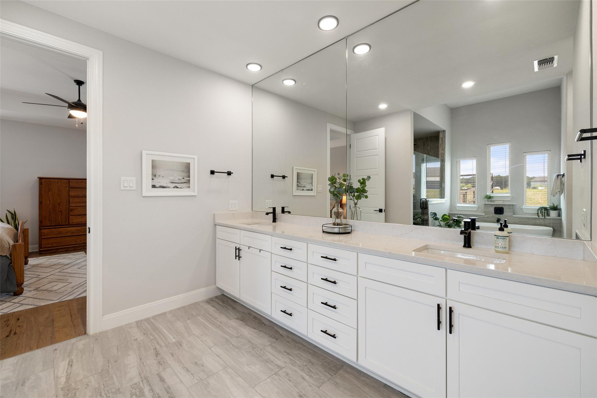 803 Spicewood Trails DR