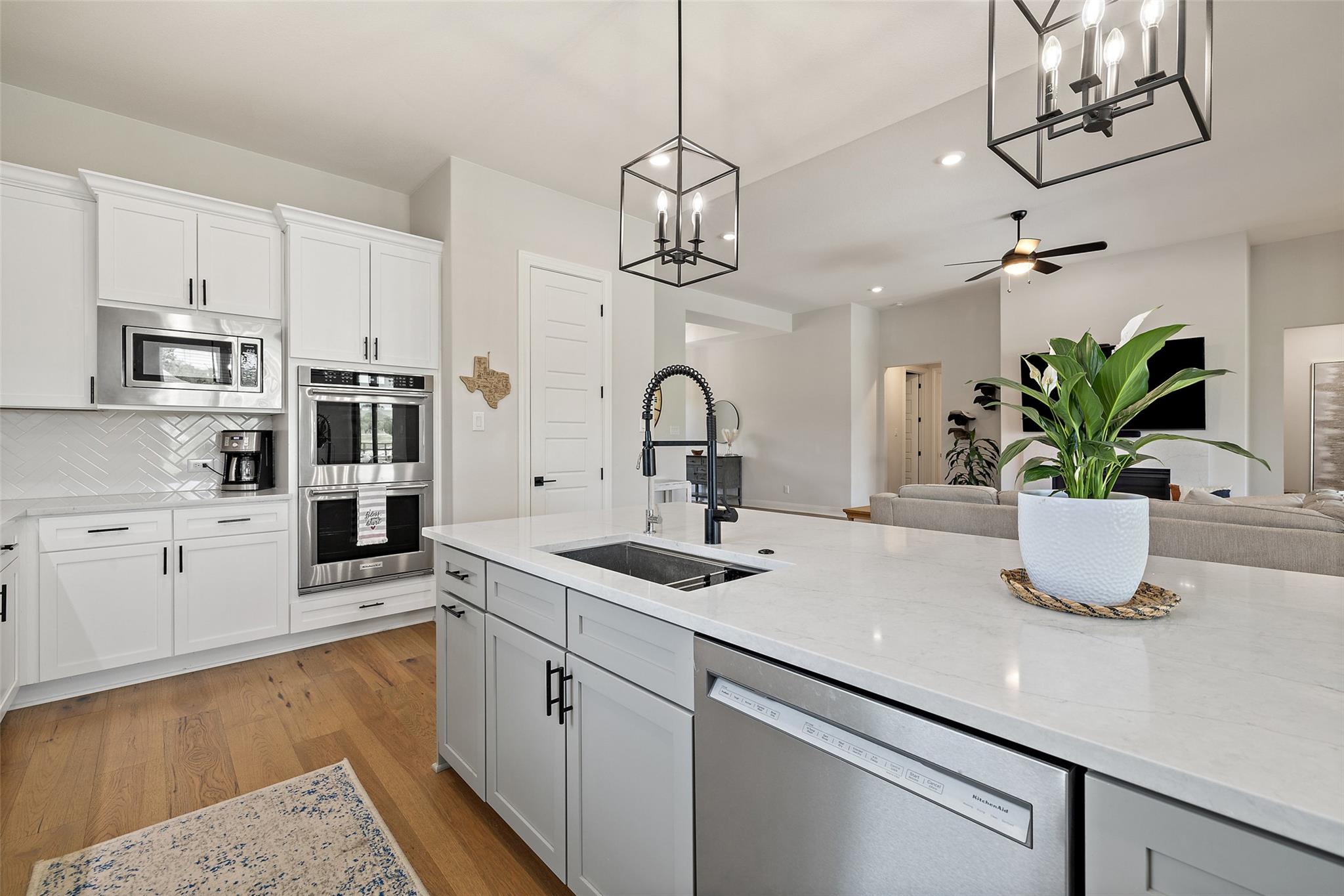 803 Spicewood Trails DR