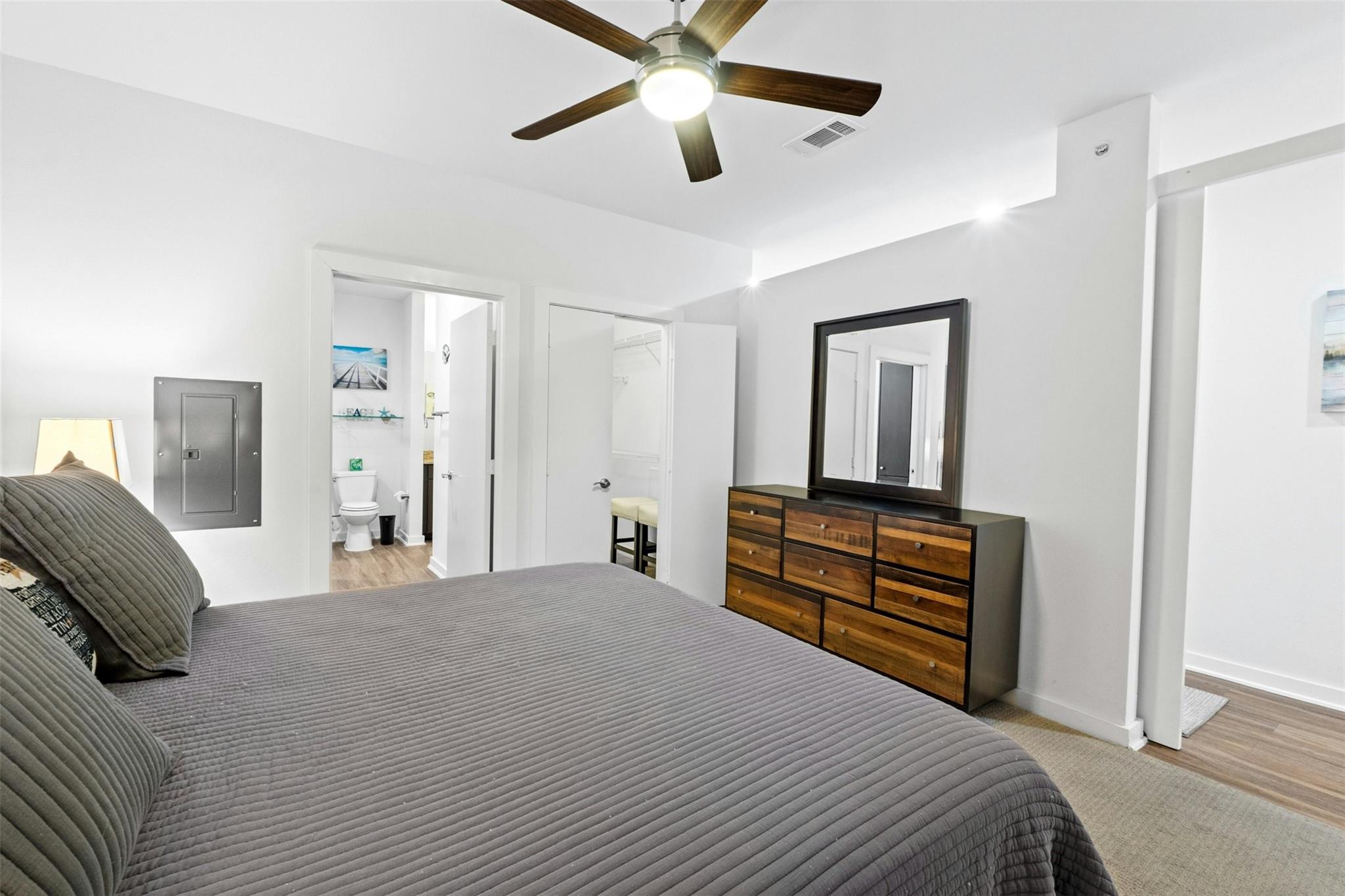 1900 Barton Springs RD # 4040
