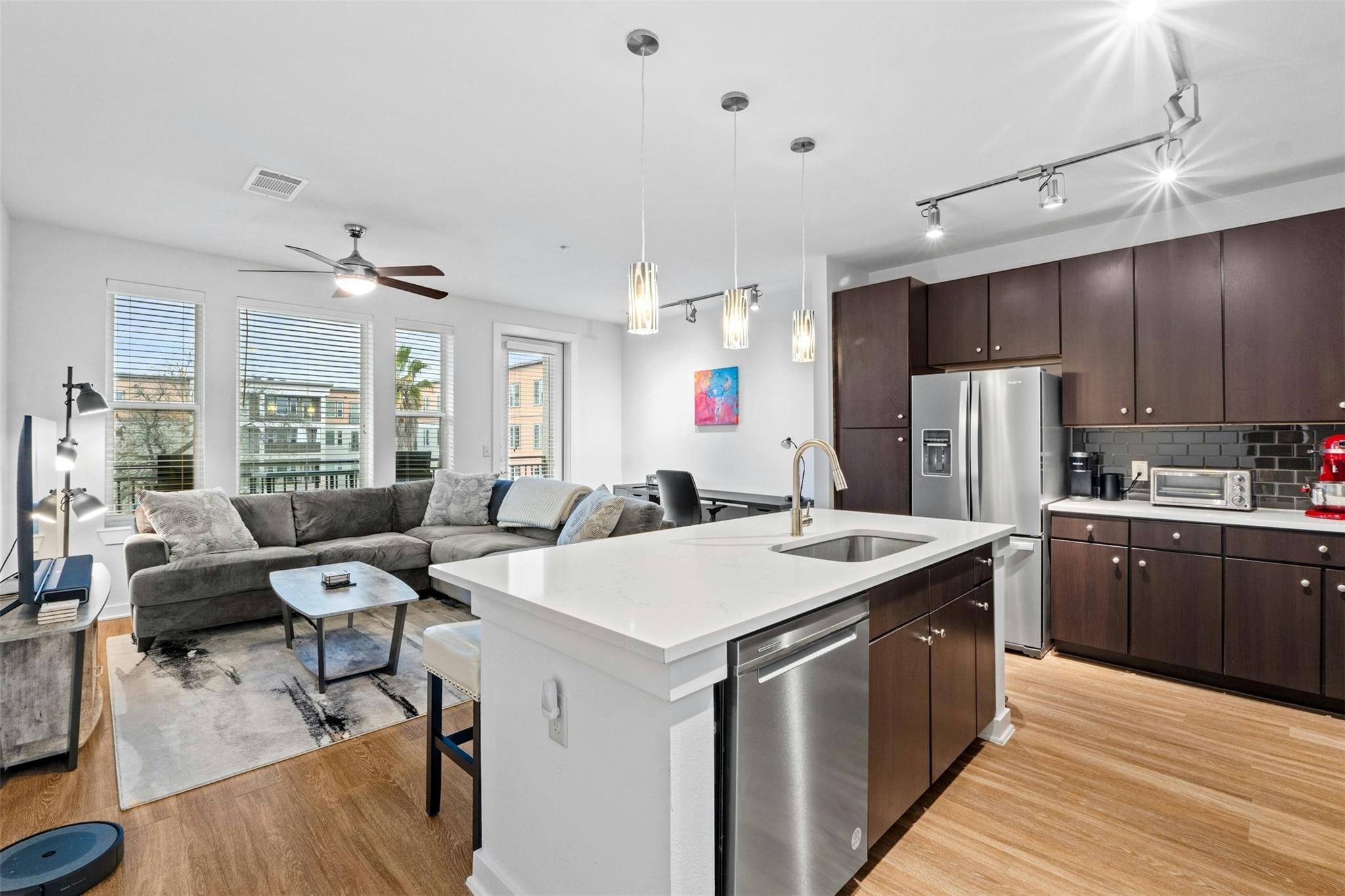 1900 Barton Springs RD # 4040