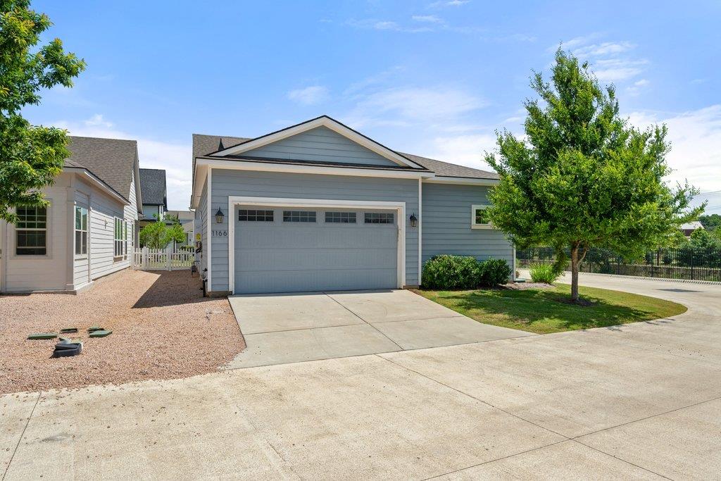 1166 Grant Wood Ave