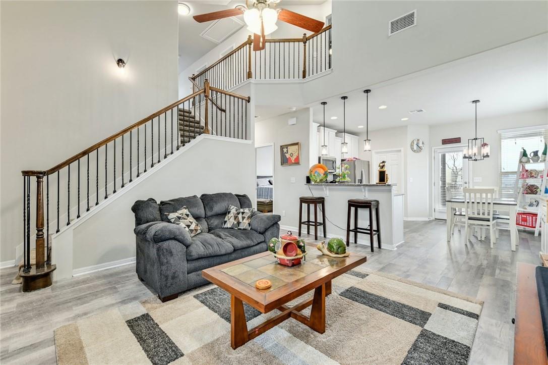 400 Lewisville LN