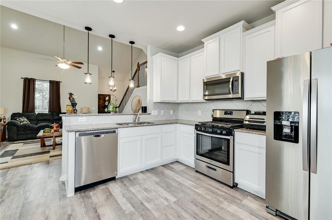 400 Lewisville LN