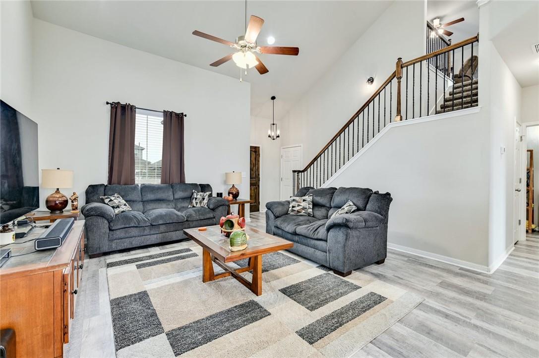 400 Lewisville LN