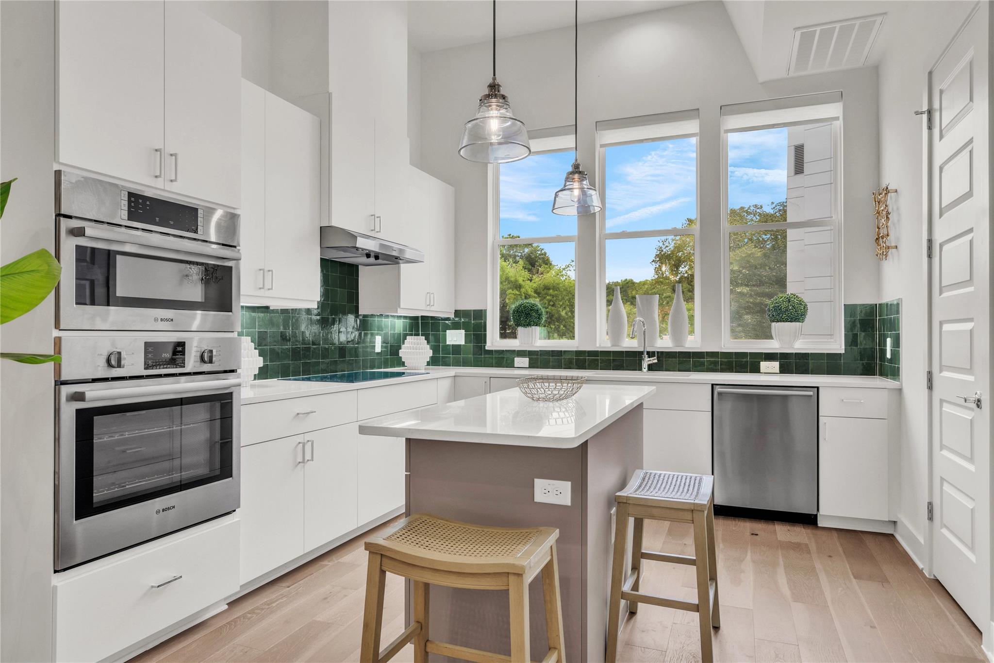 2505 Bluebonnet Ave # 5