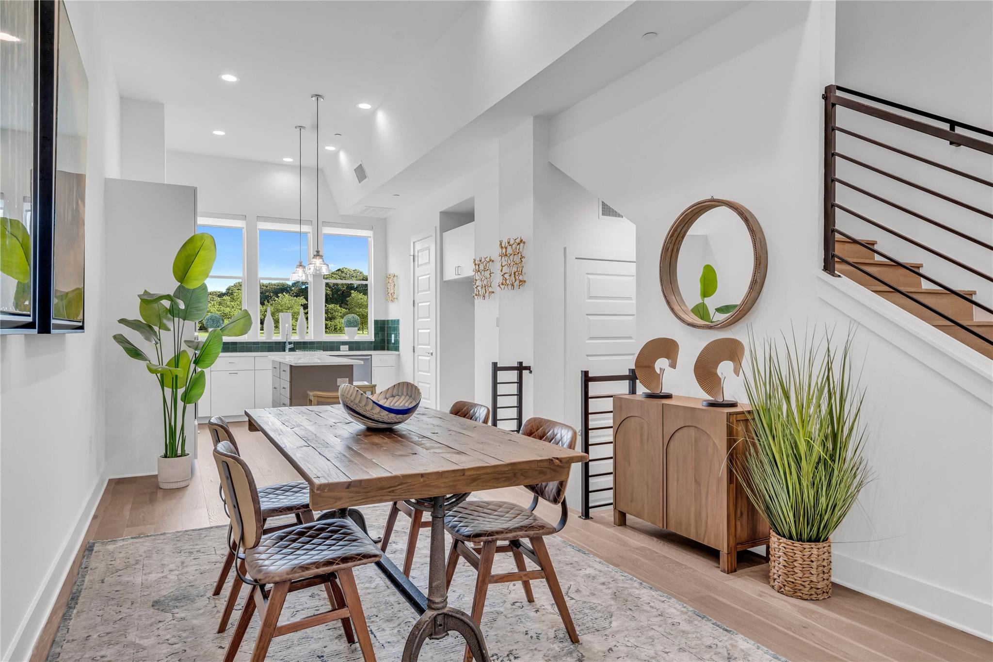 2505 Bluebonnet Ave # 5