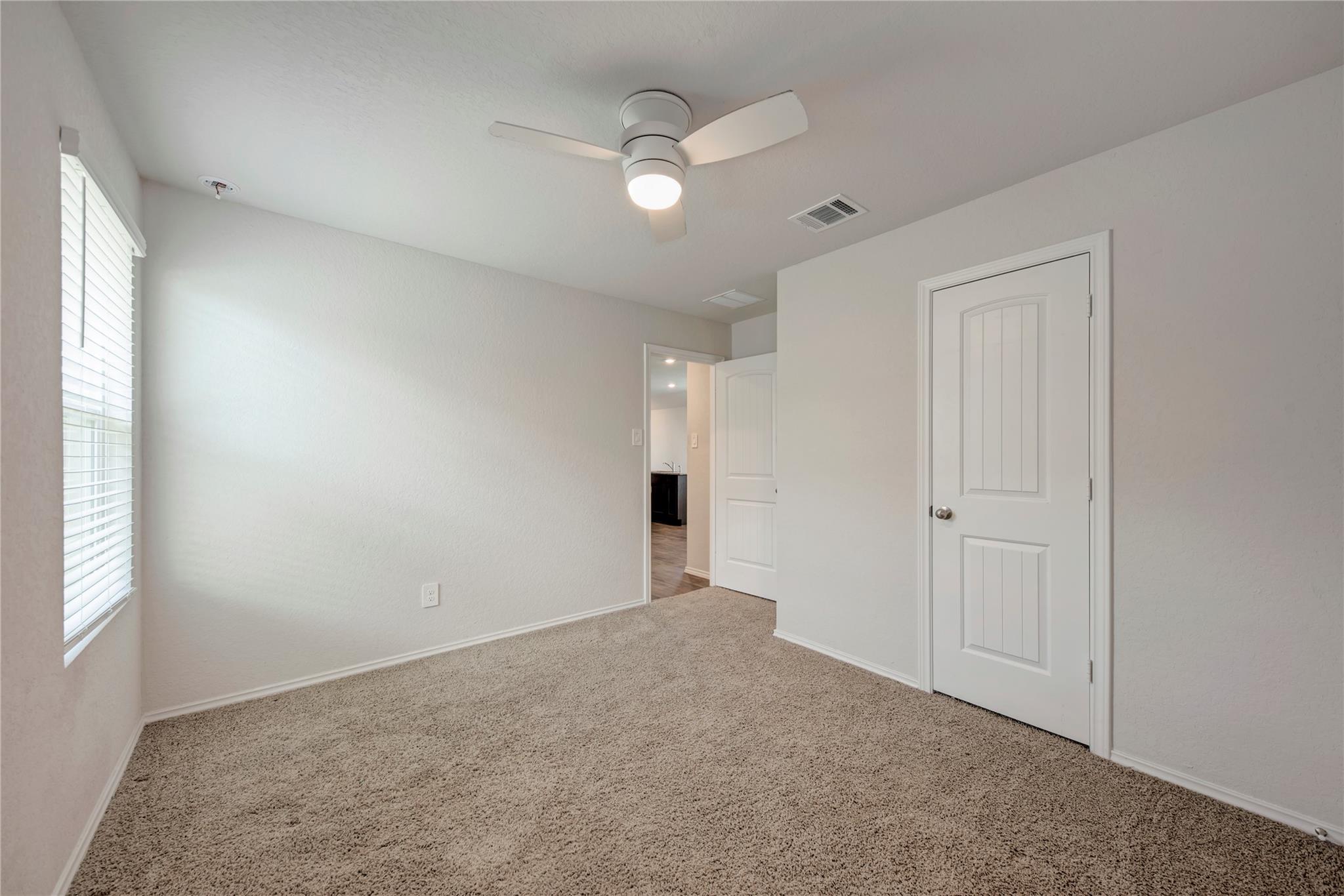 105 Calgary LN