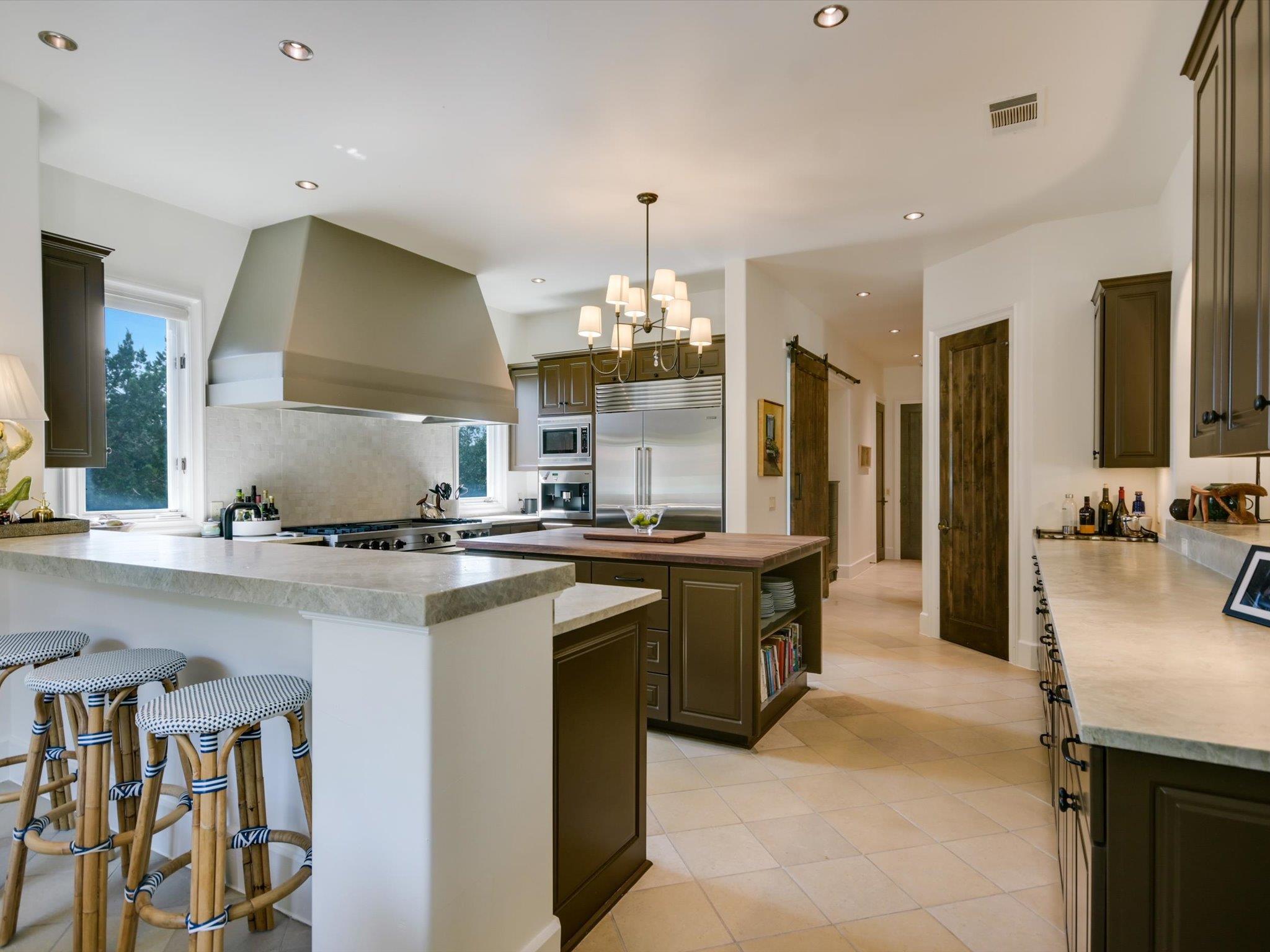 624 Logans Ln LN