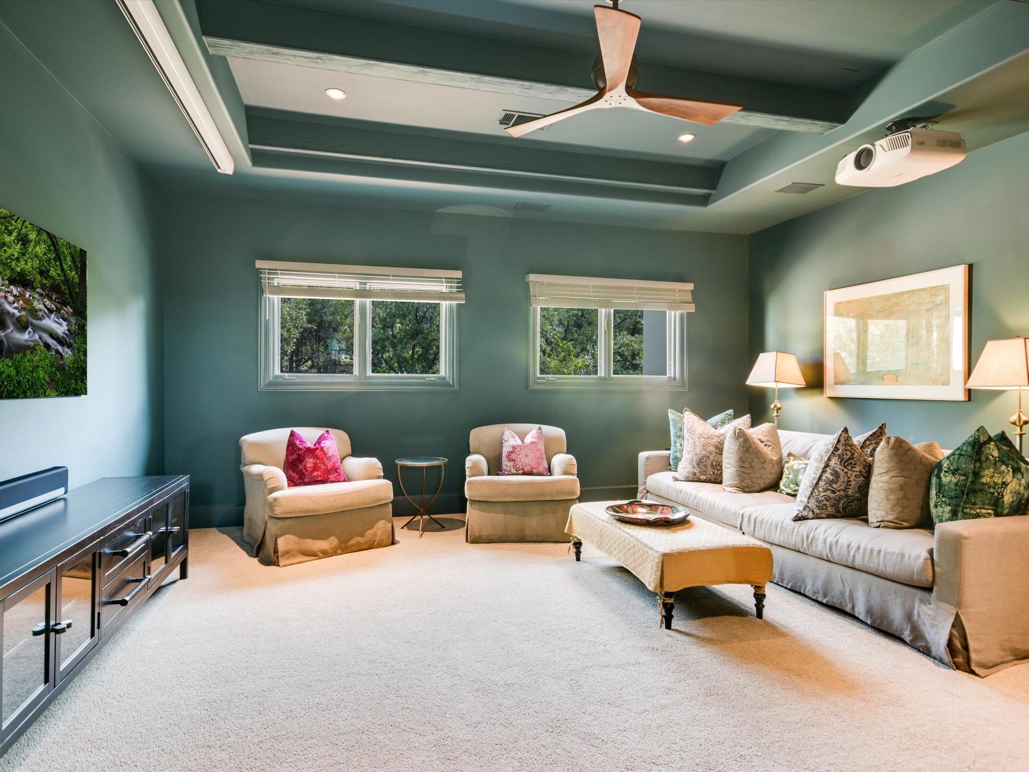 624 Logans Ln LN