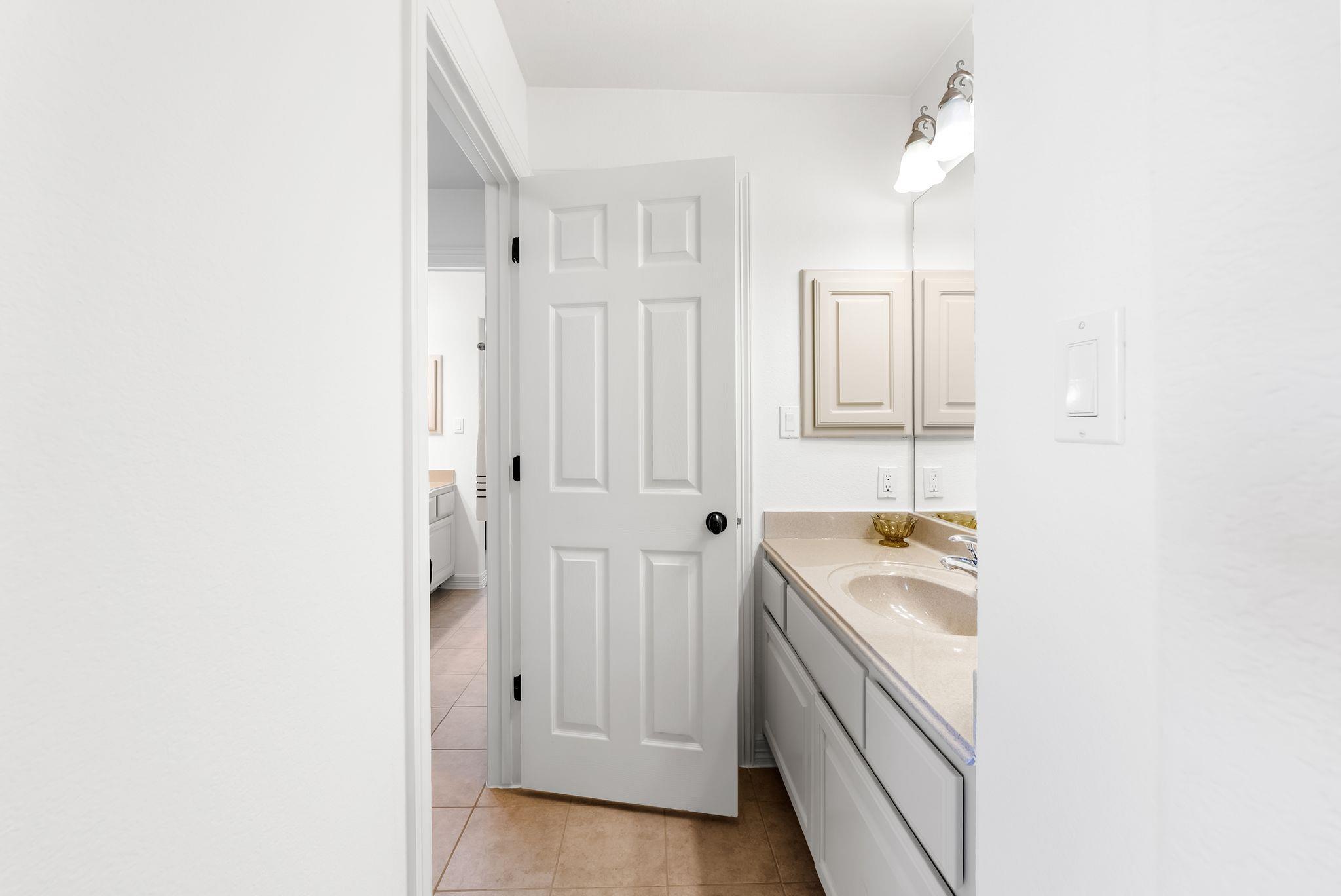 13100 Country Trails LN