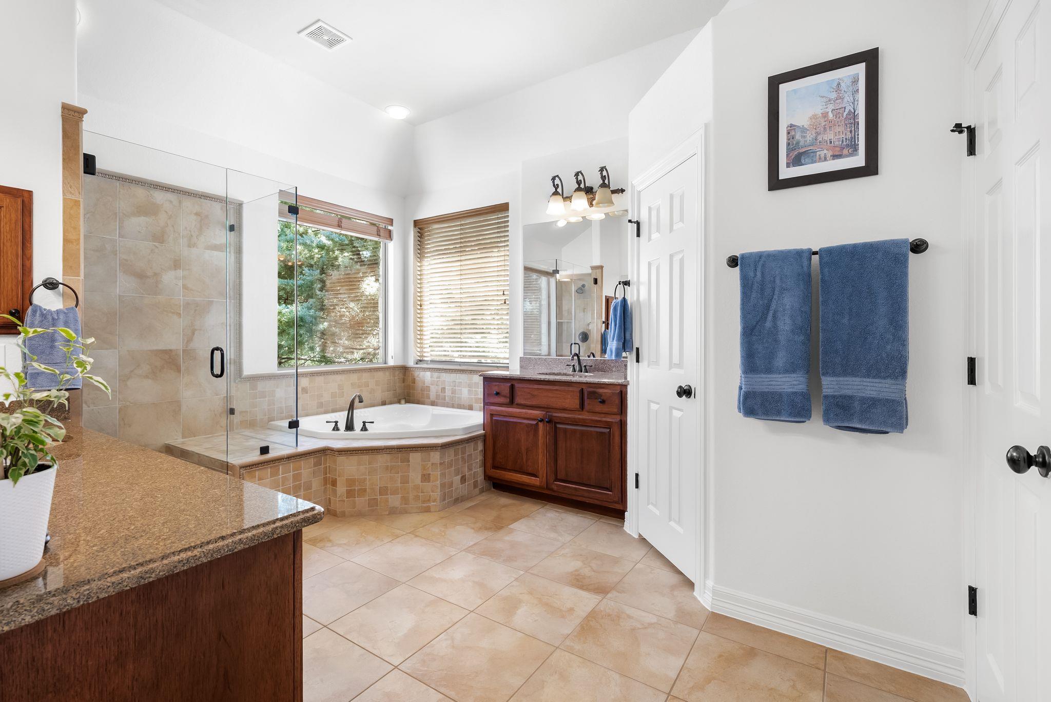 13100 Country Trails LN