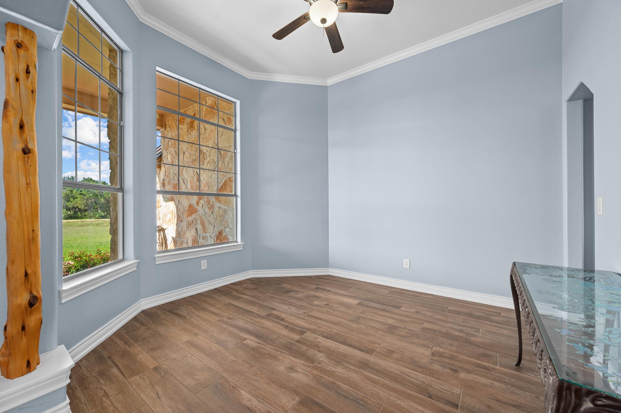 140 N Encino XING